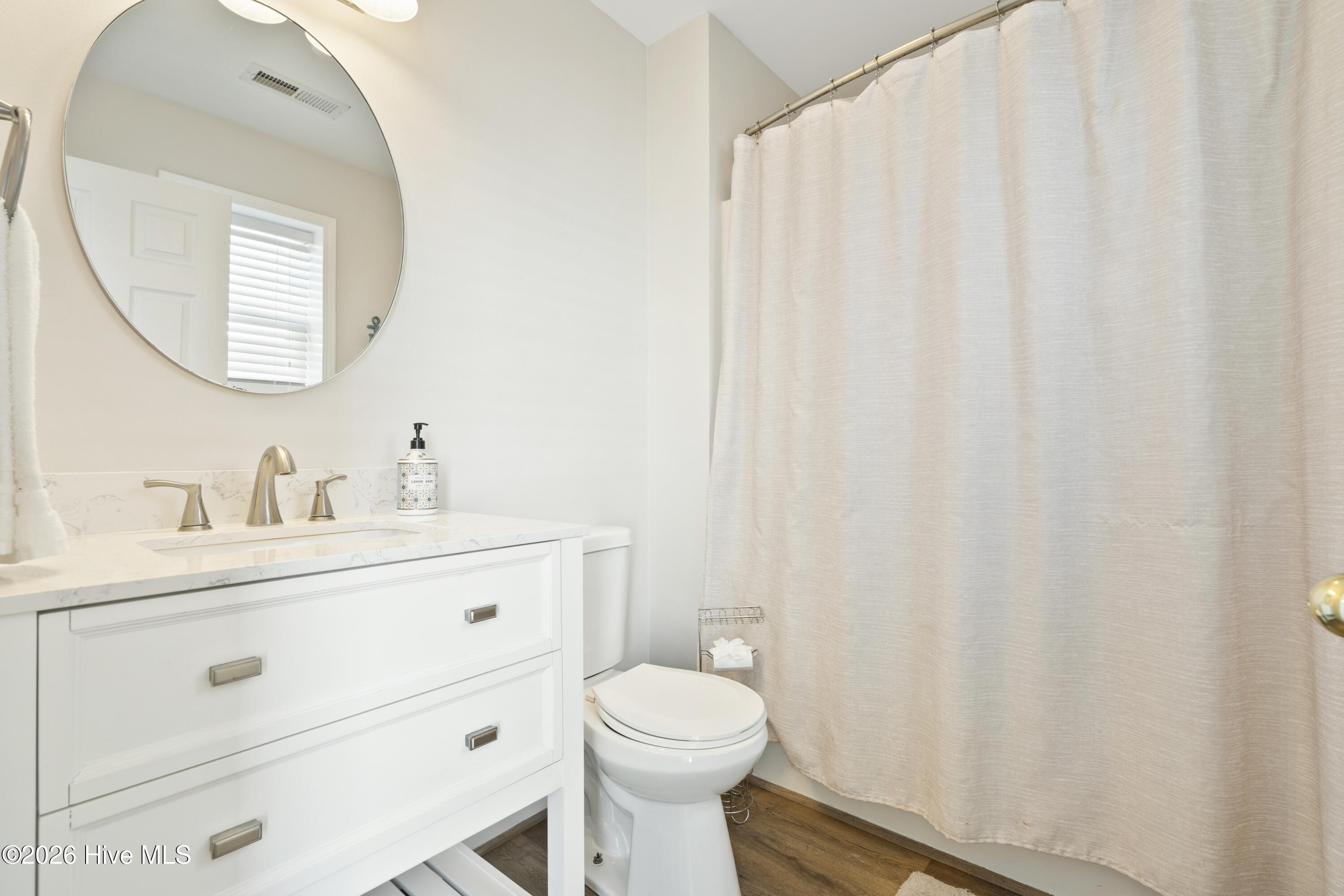 100549941 | Photo 24