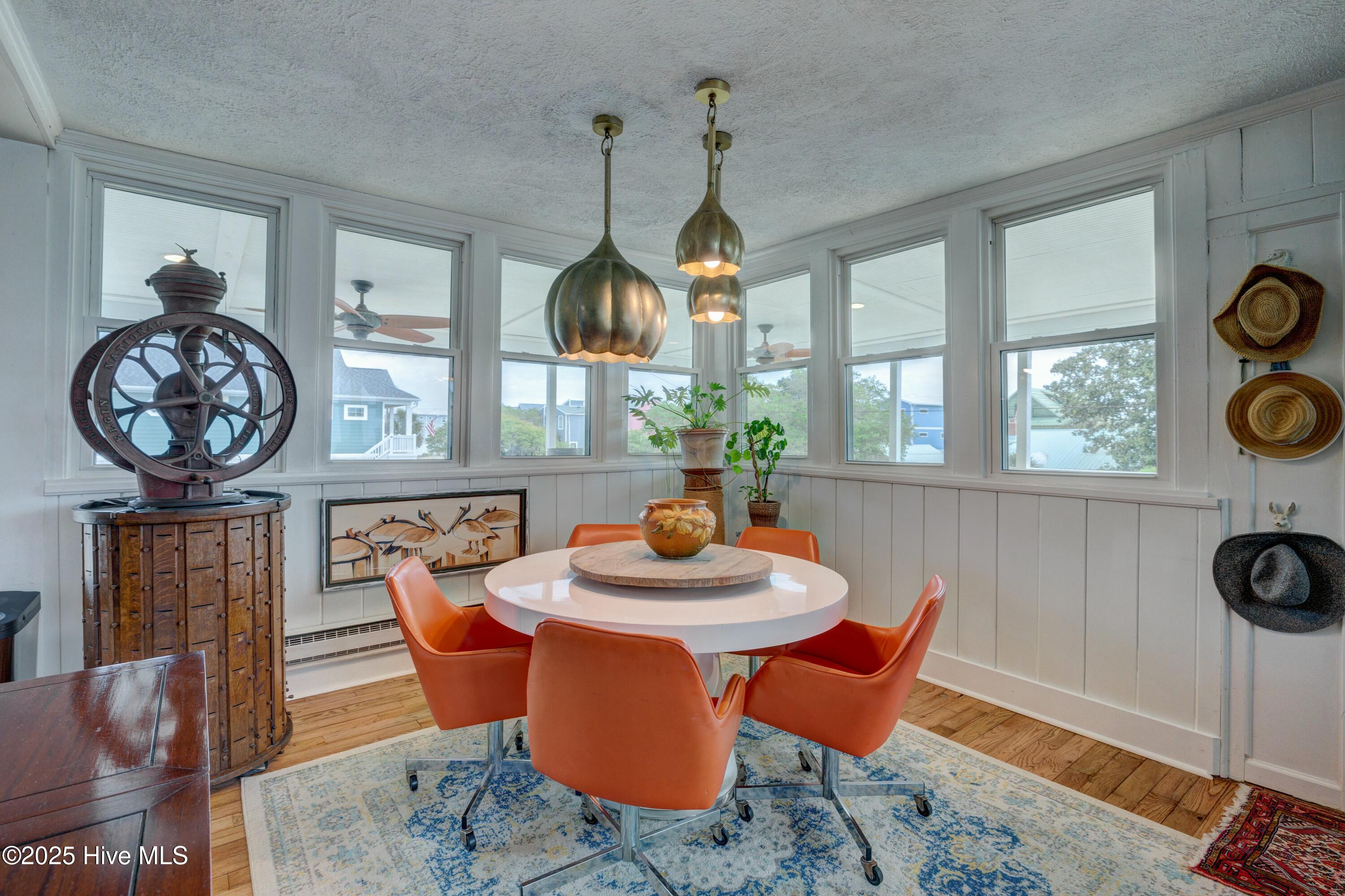 100501642 | Photo 15