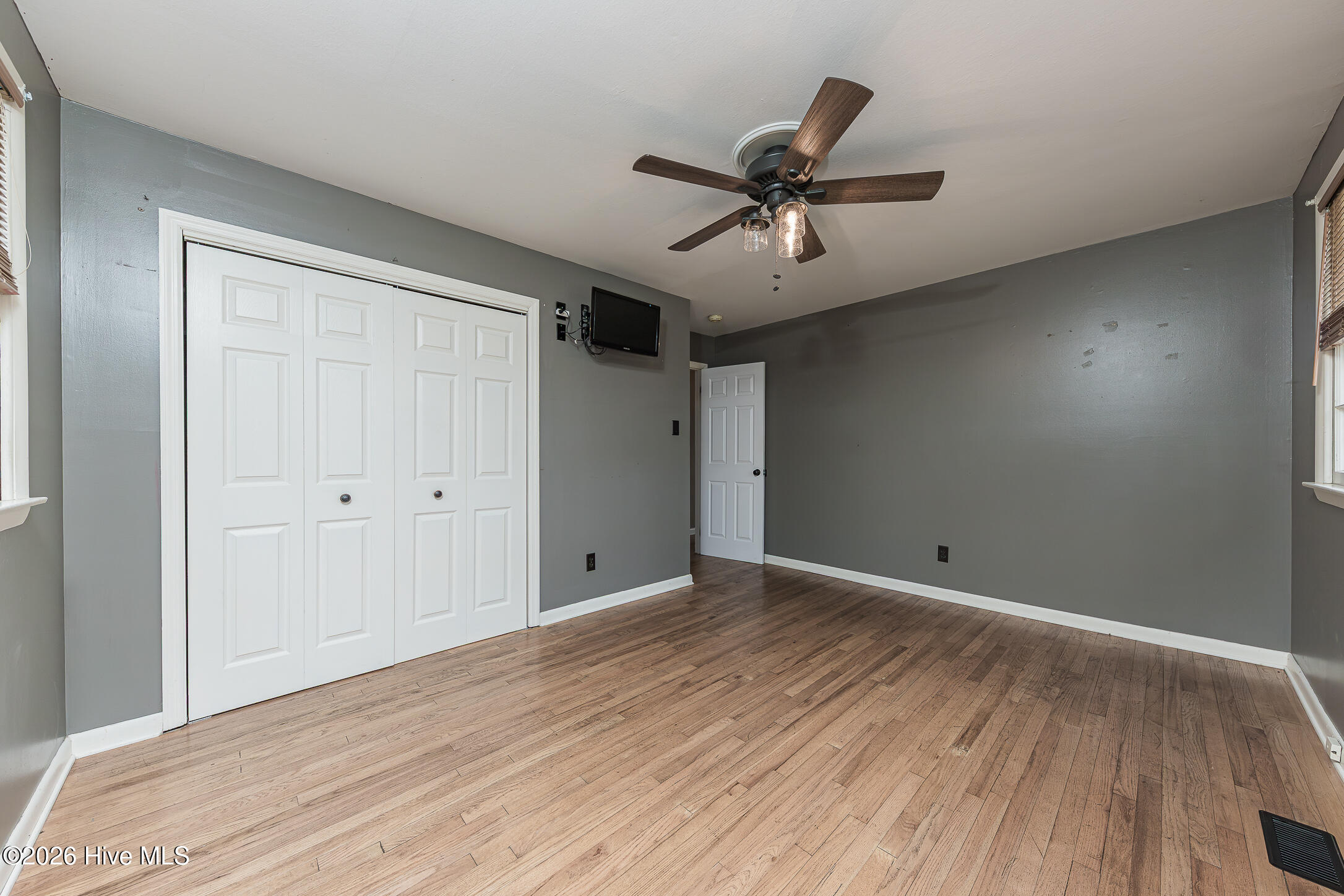 100563981 | Photo 23