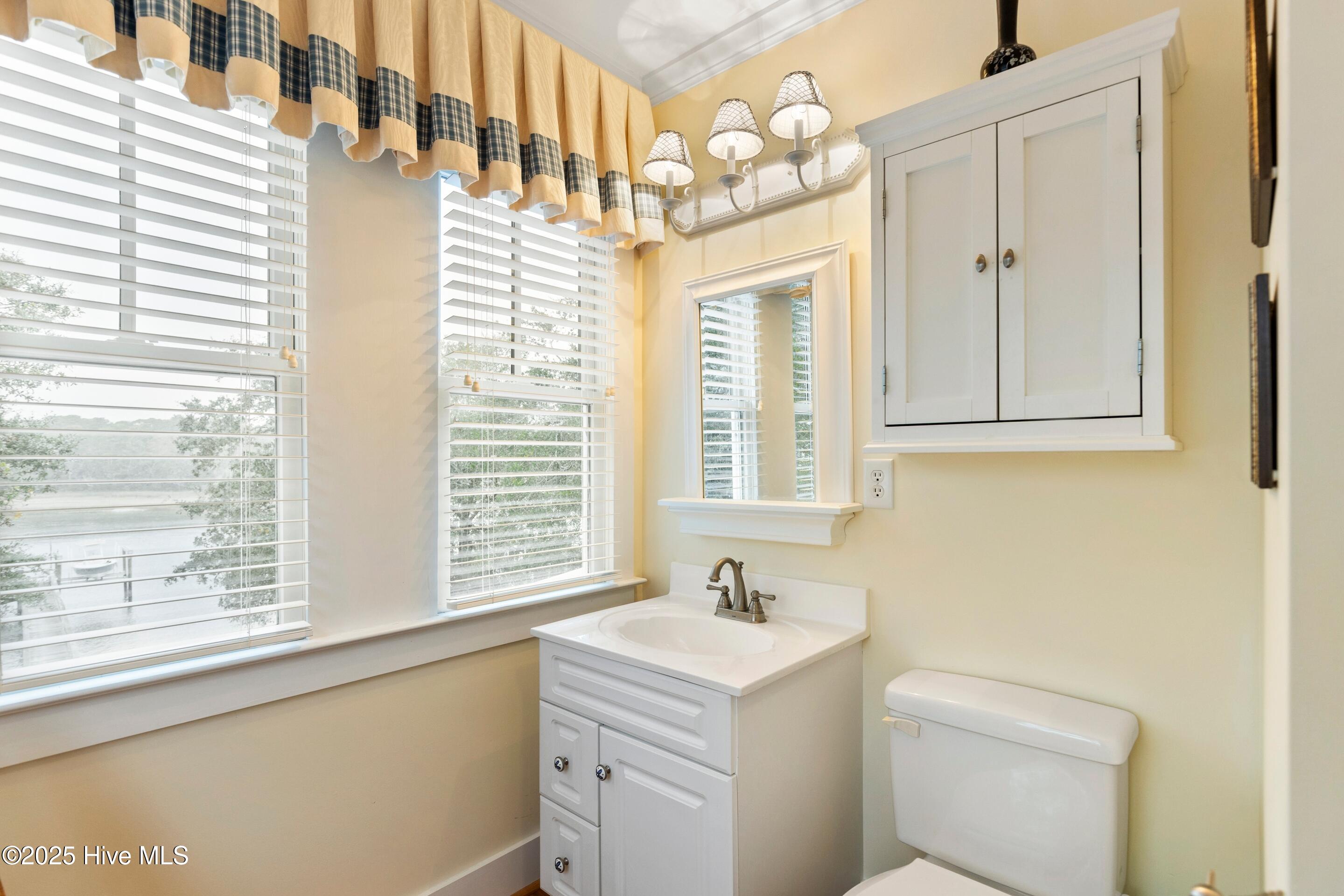 100544140 | Photo 56