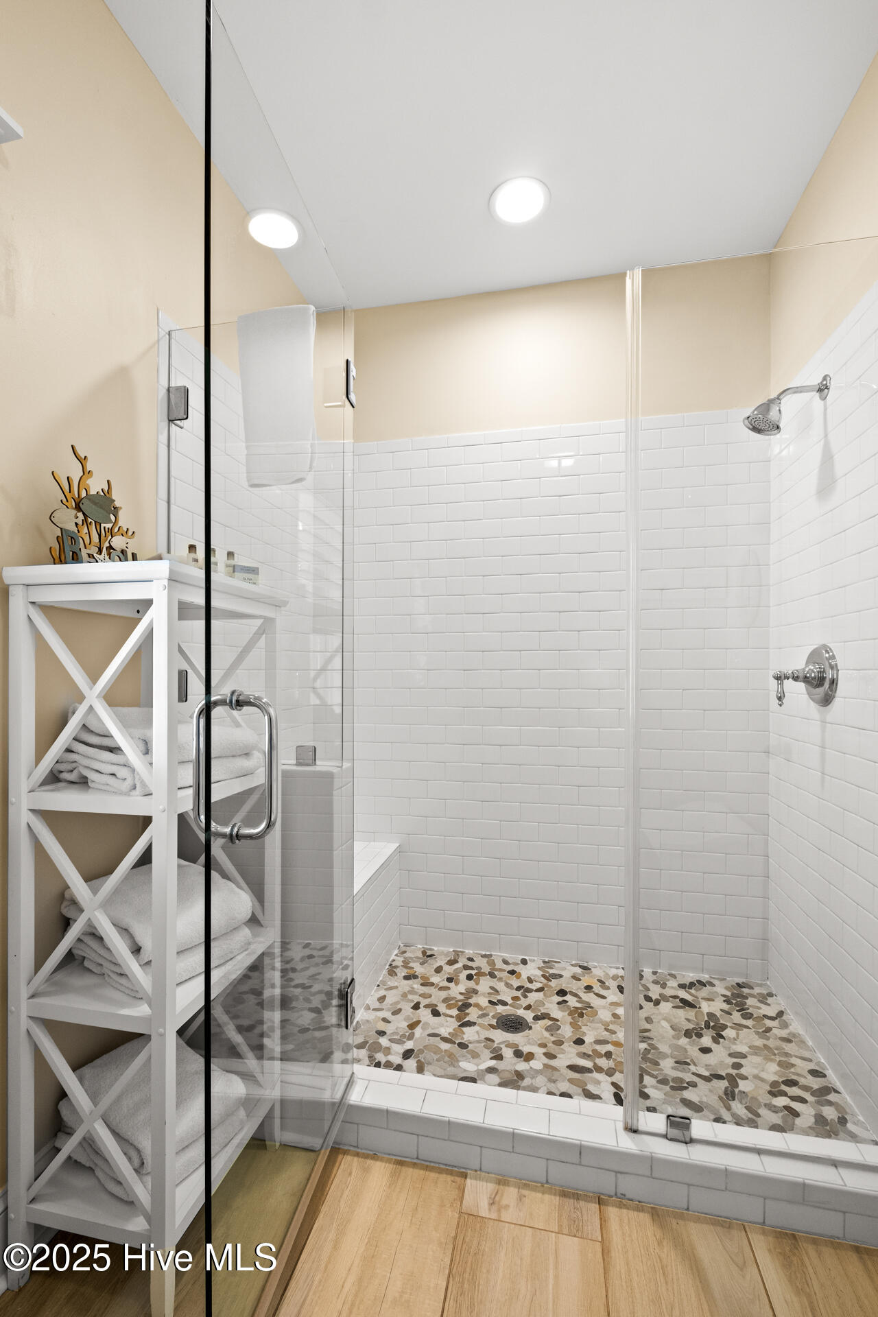 100523176 | Photo 21