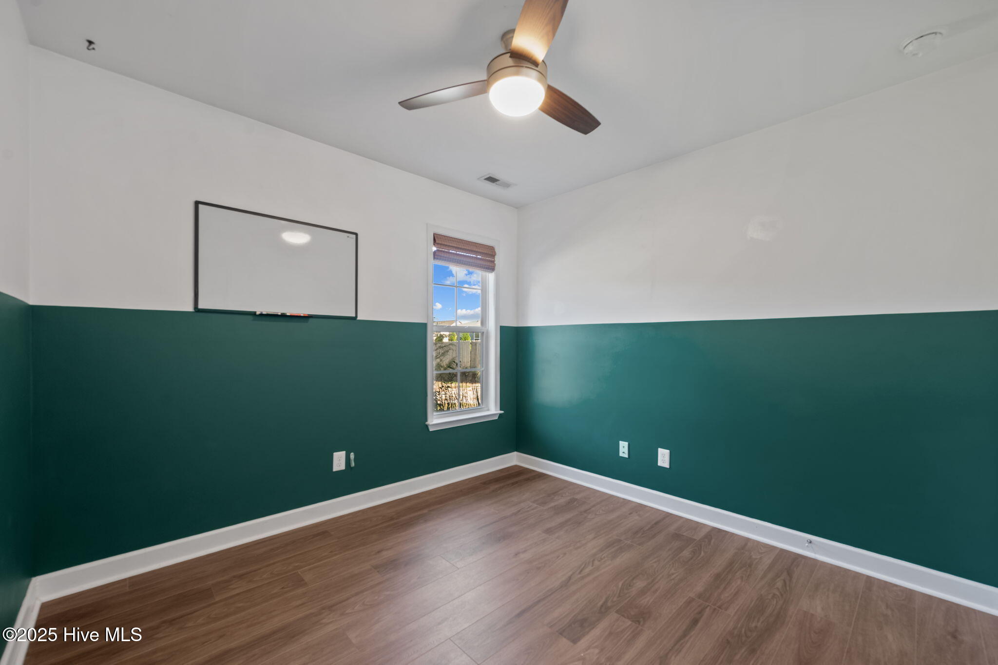 100540961 | Photo 26