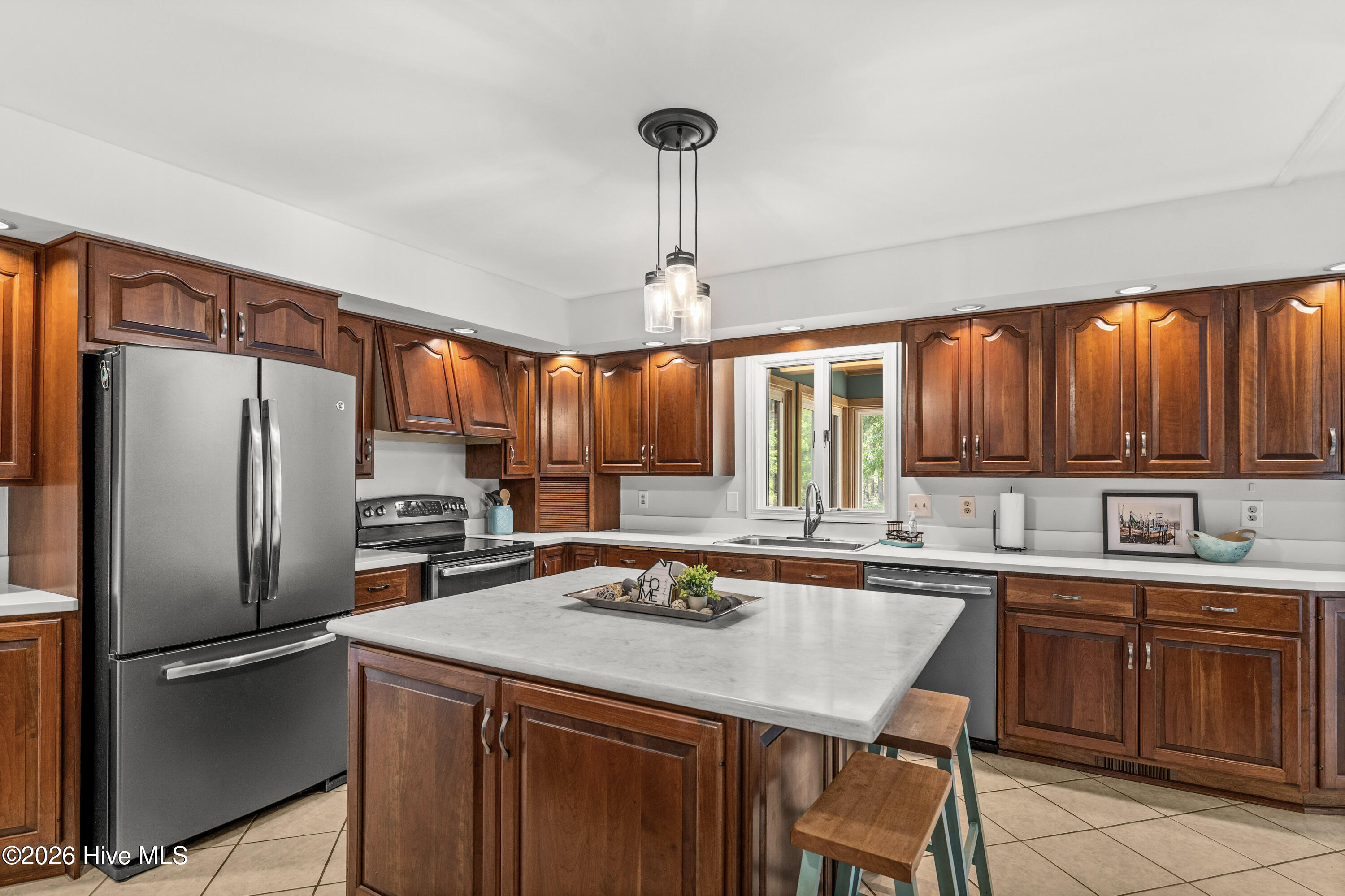 100569922 | Photo 19