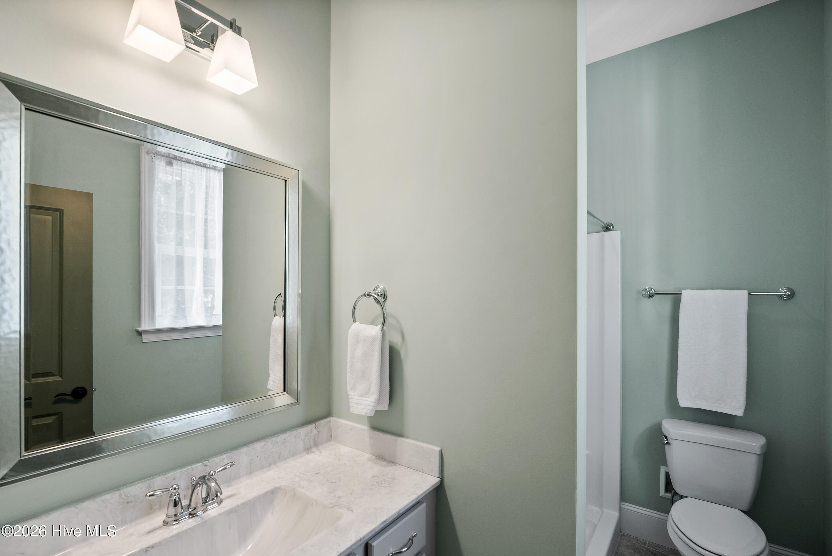 100550882 | Photo 36