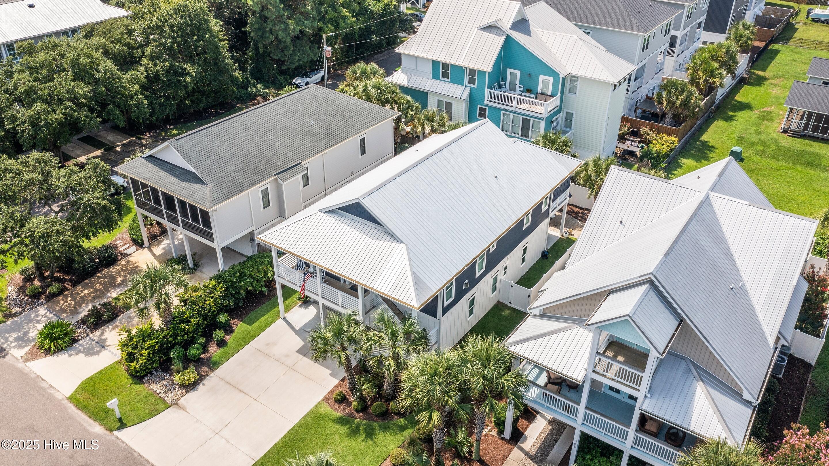 100532410 | Photo 93