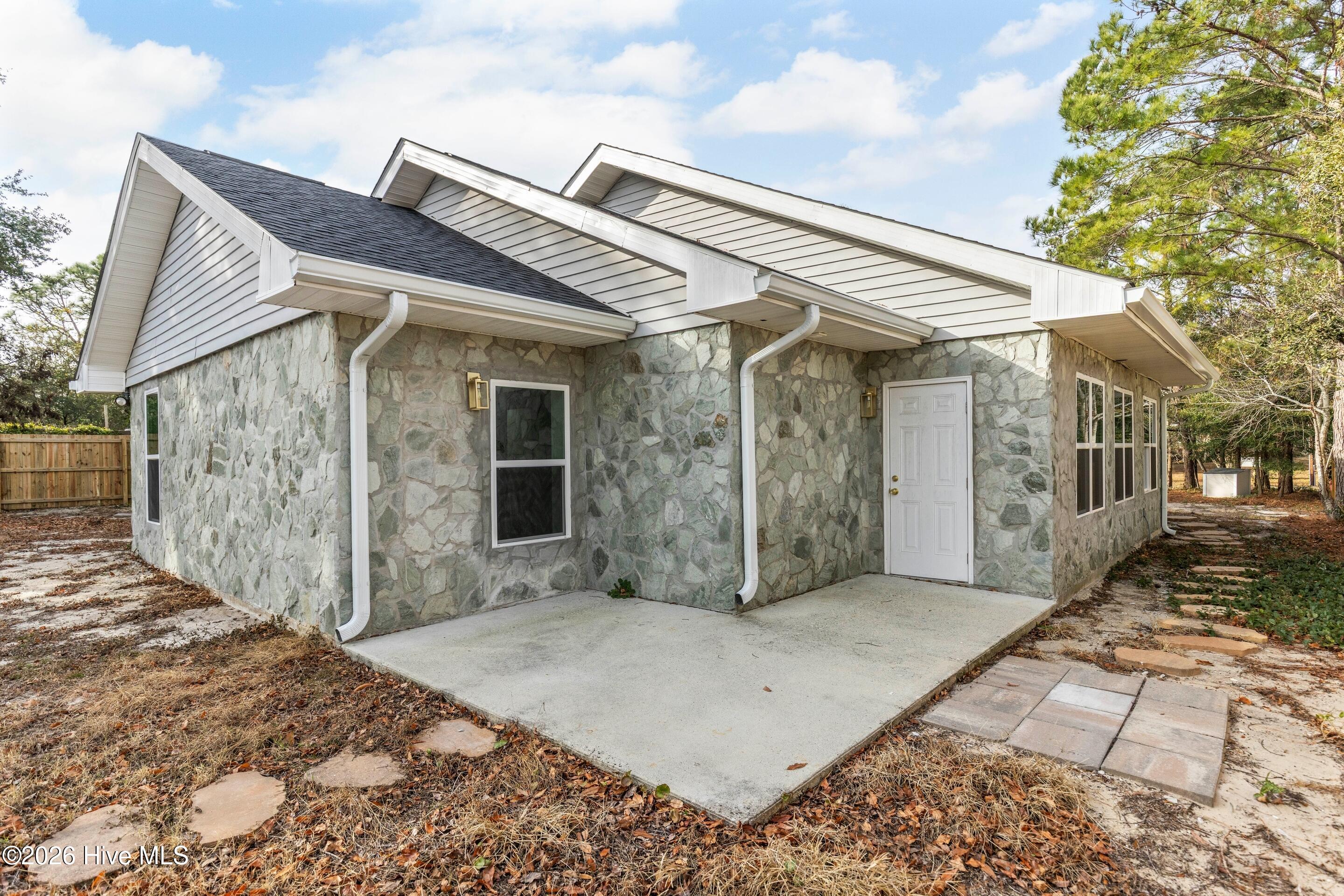 100549199 | Photo 20