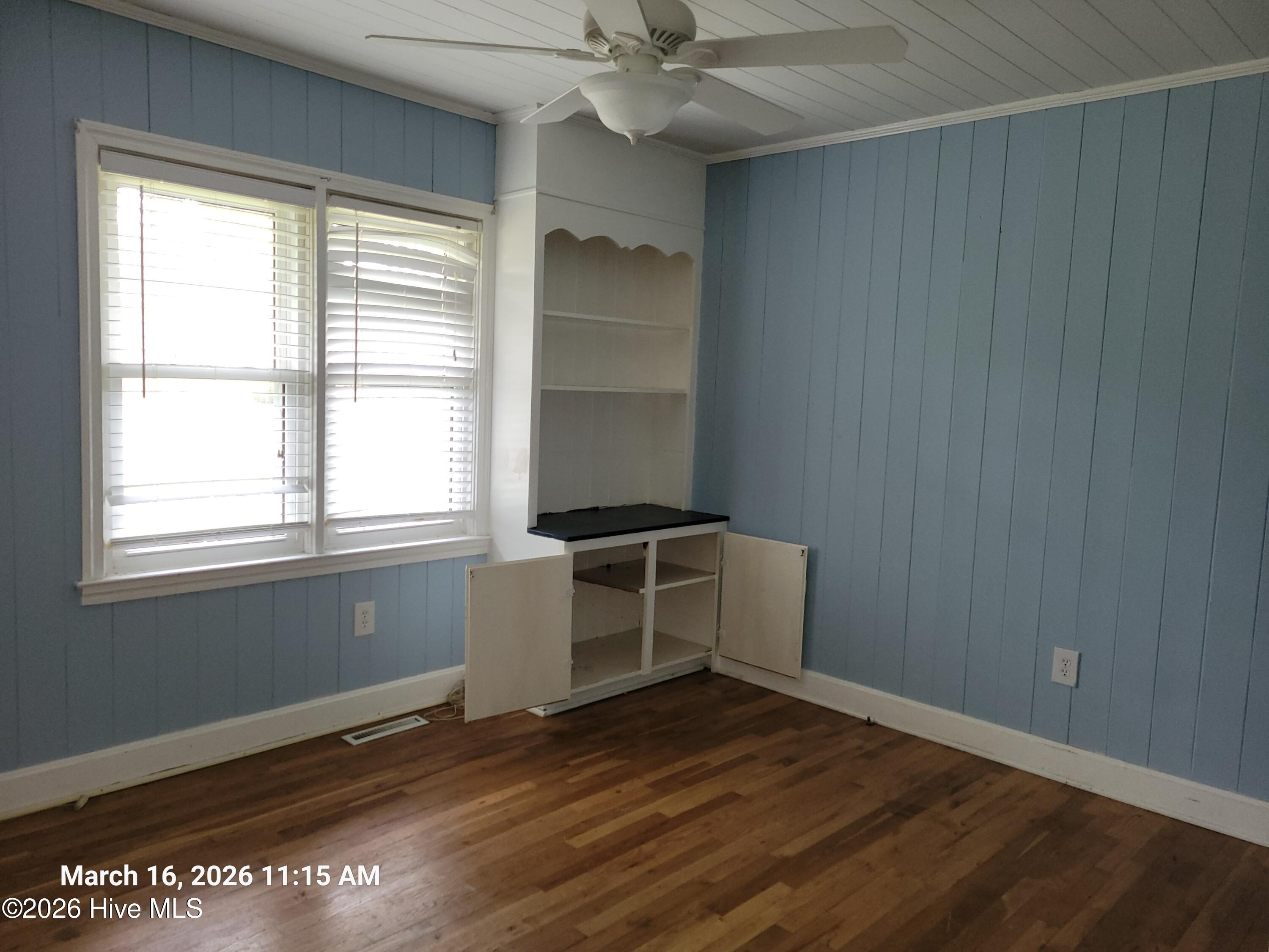 100561315 | Photo 13