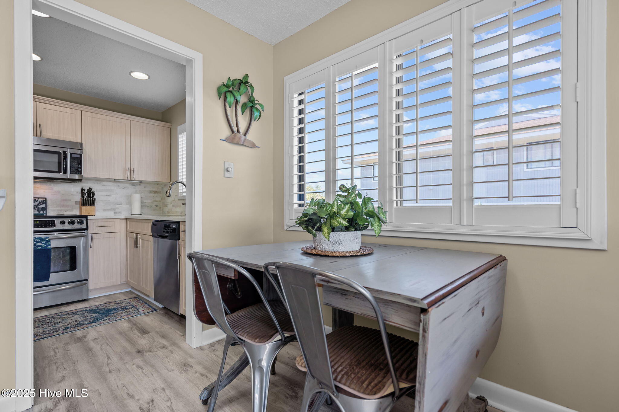 100541218 | Photo 17