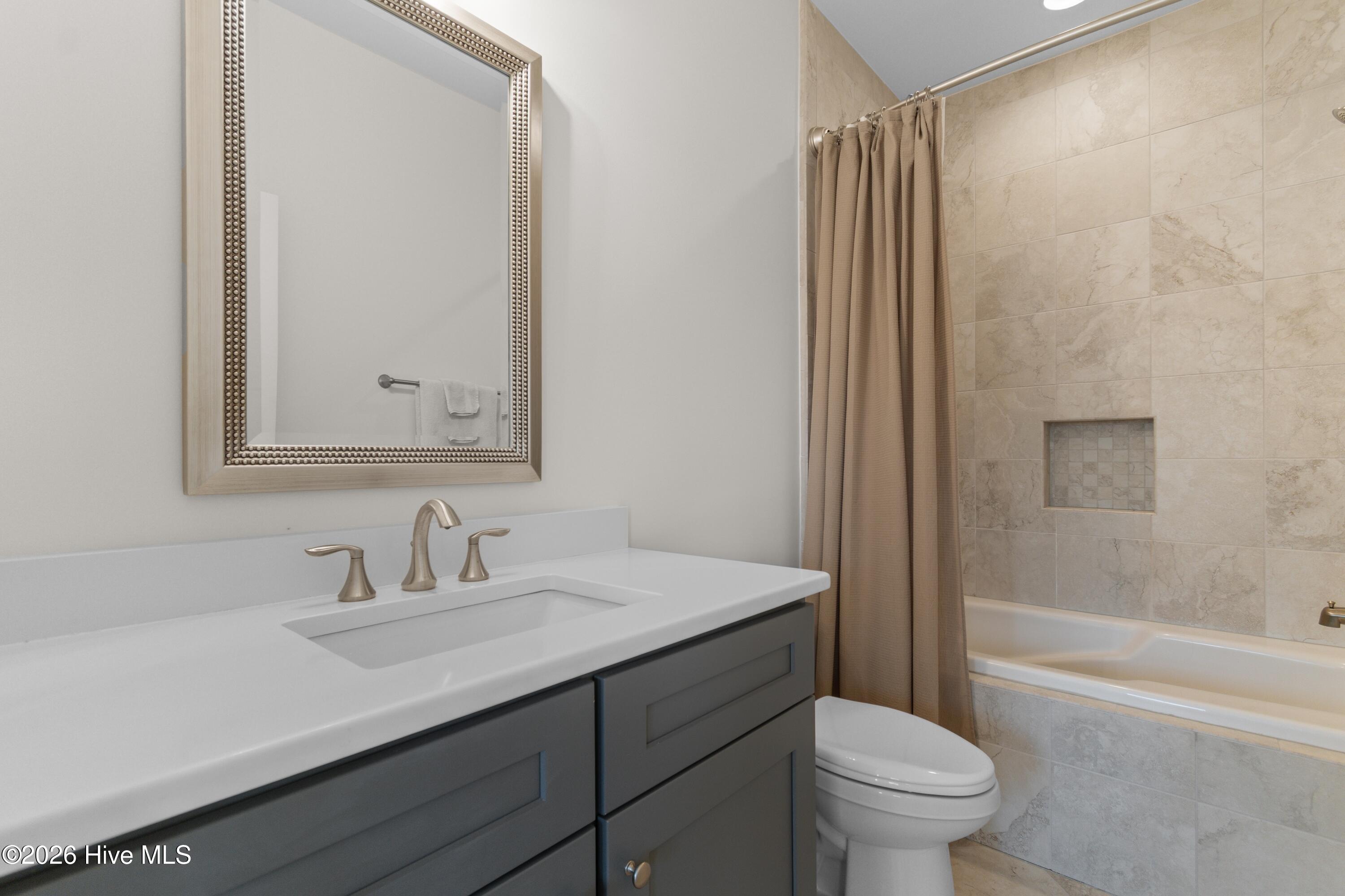 100555426 | Photo 18