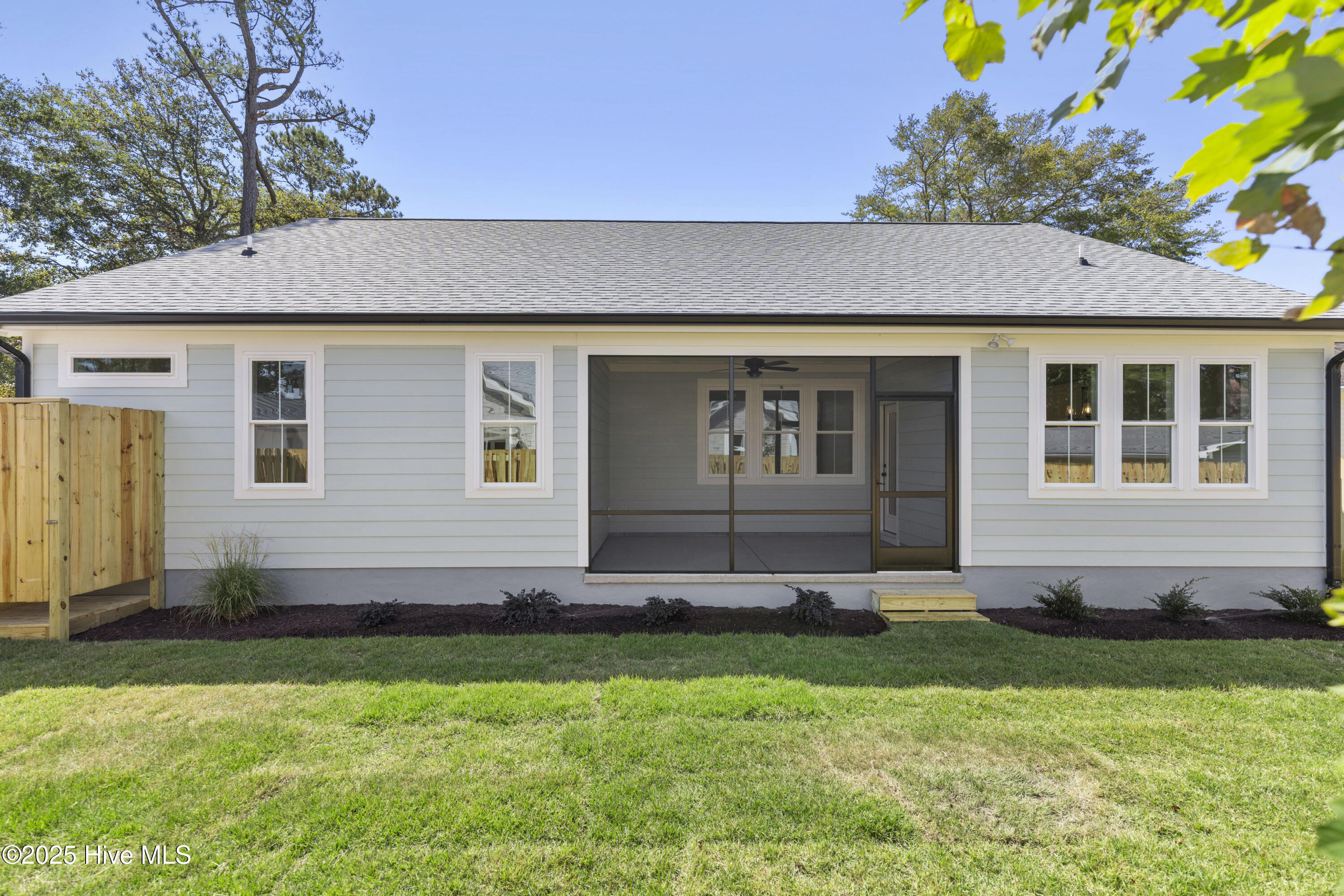 100539759 | Photo 40