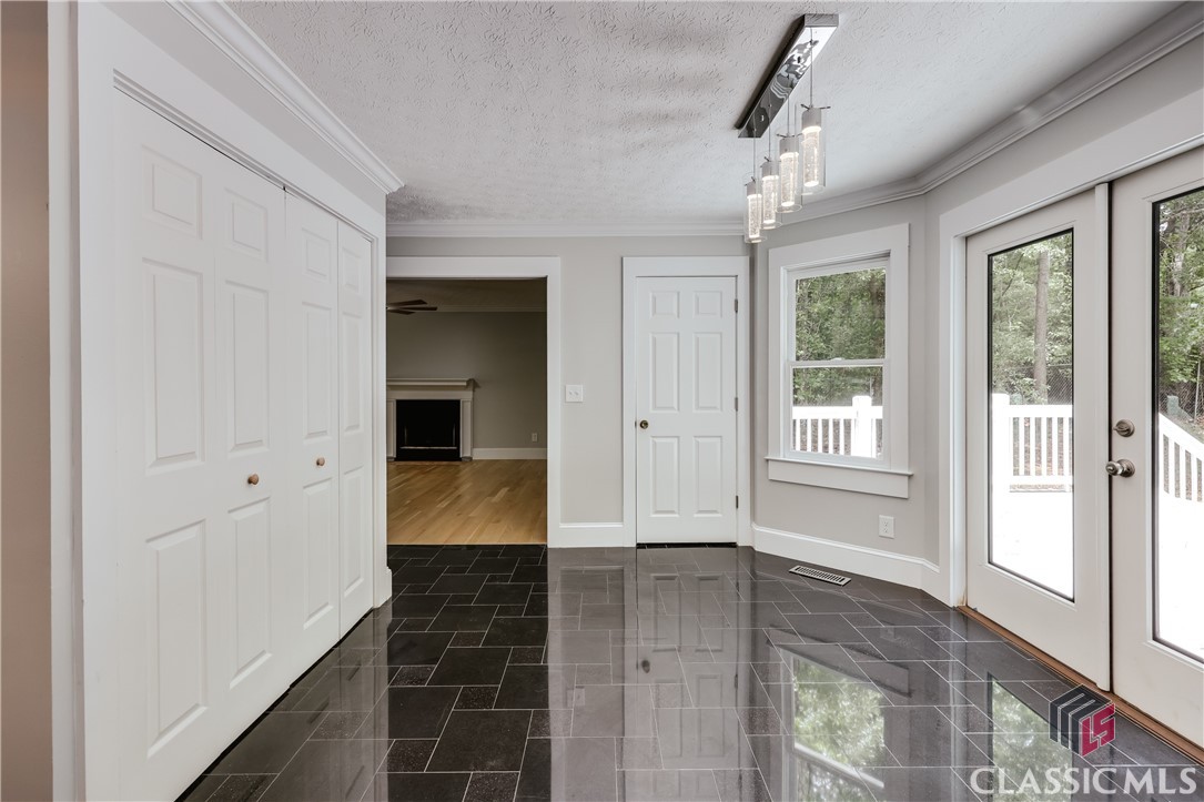 155 Hunters Pointe Drive