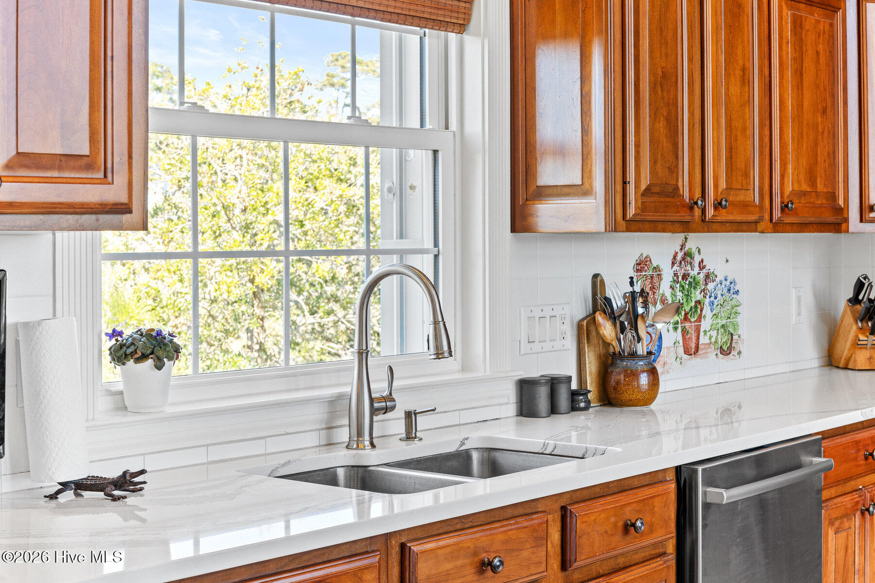 100558042 | Photo 23