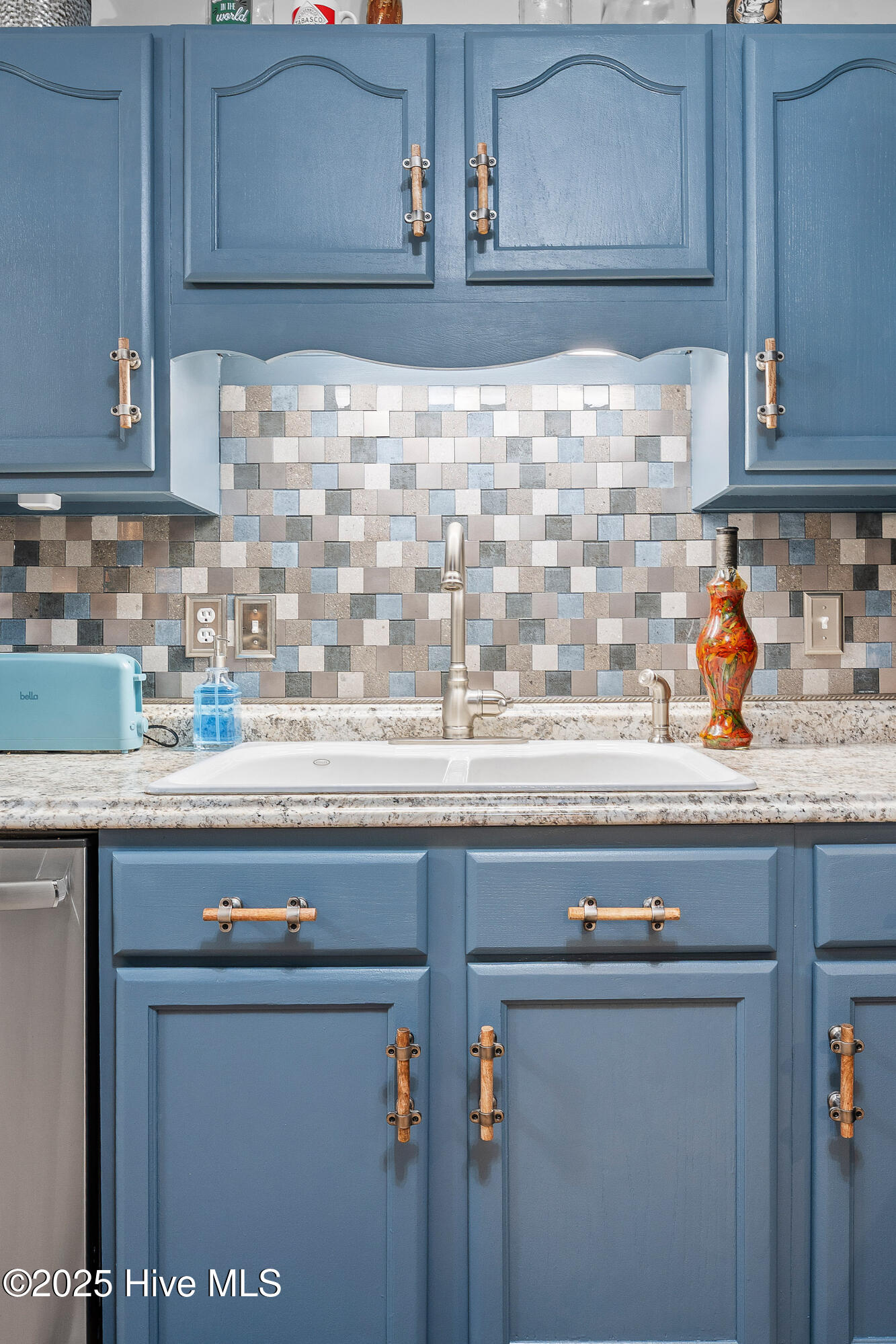 100542909 | Photo 28