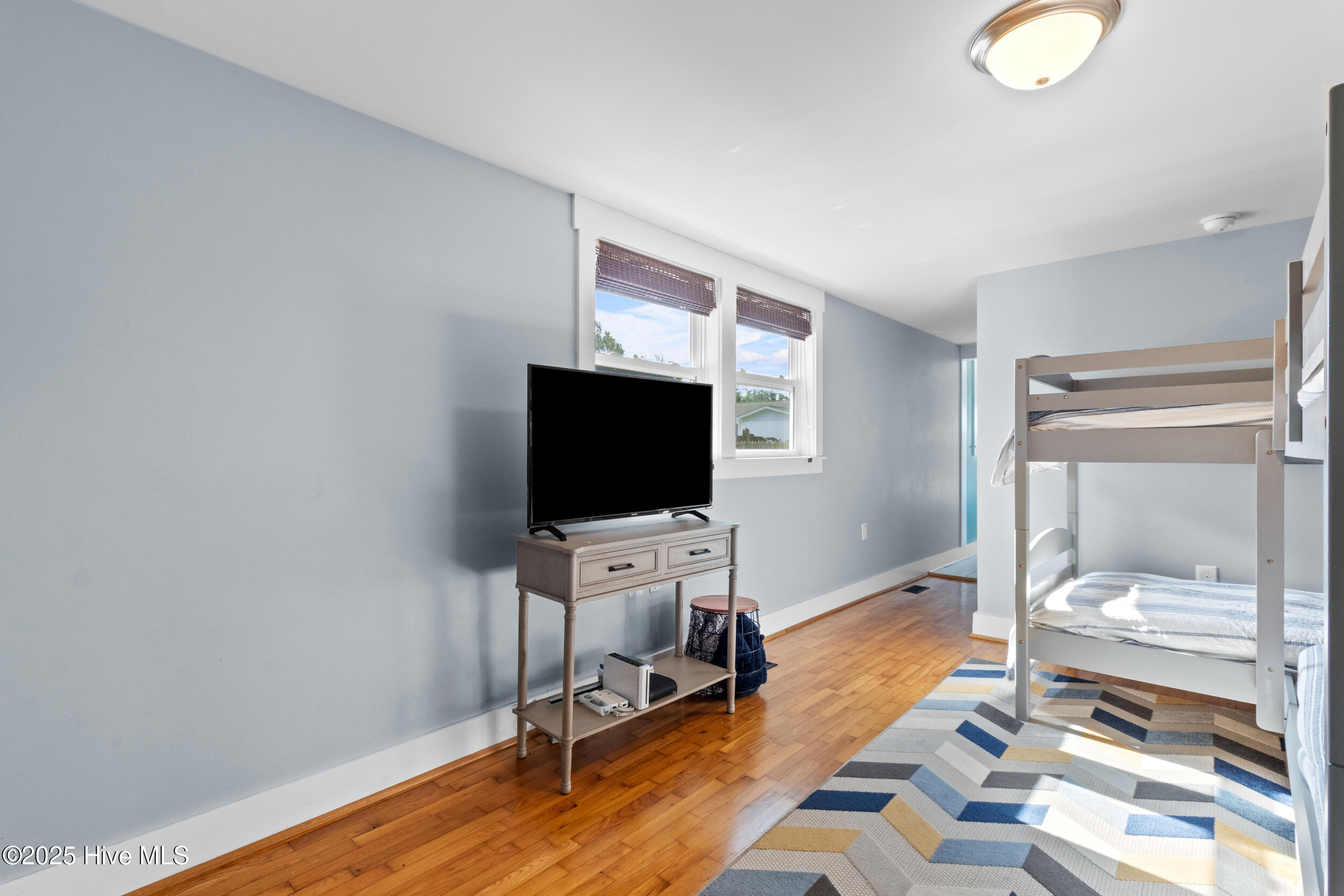 100526770 | Photo 19