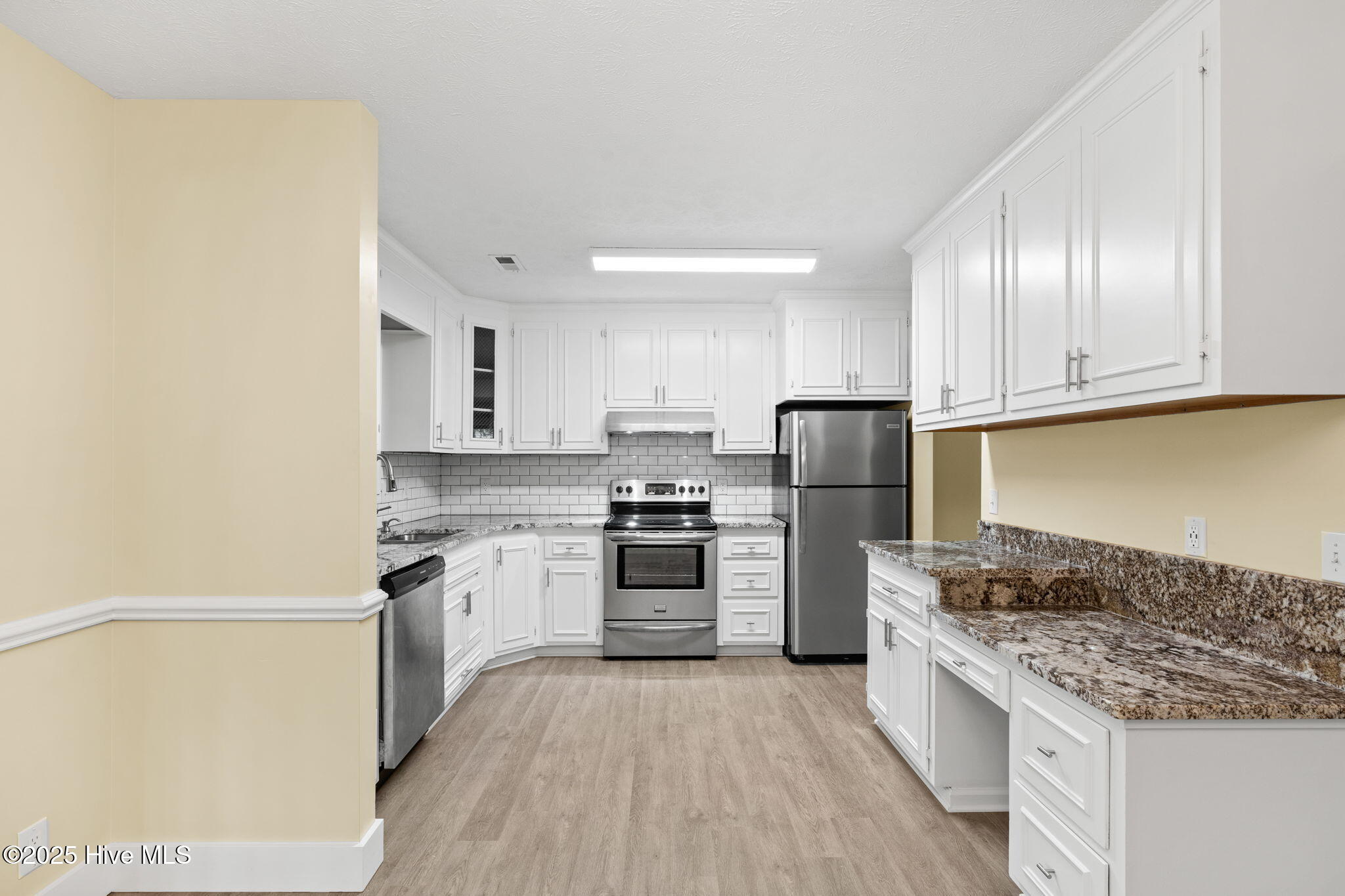 100551974 | Photo 12