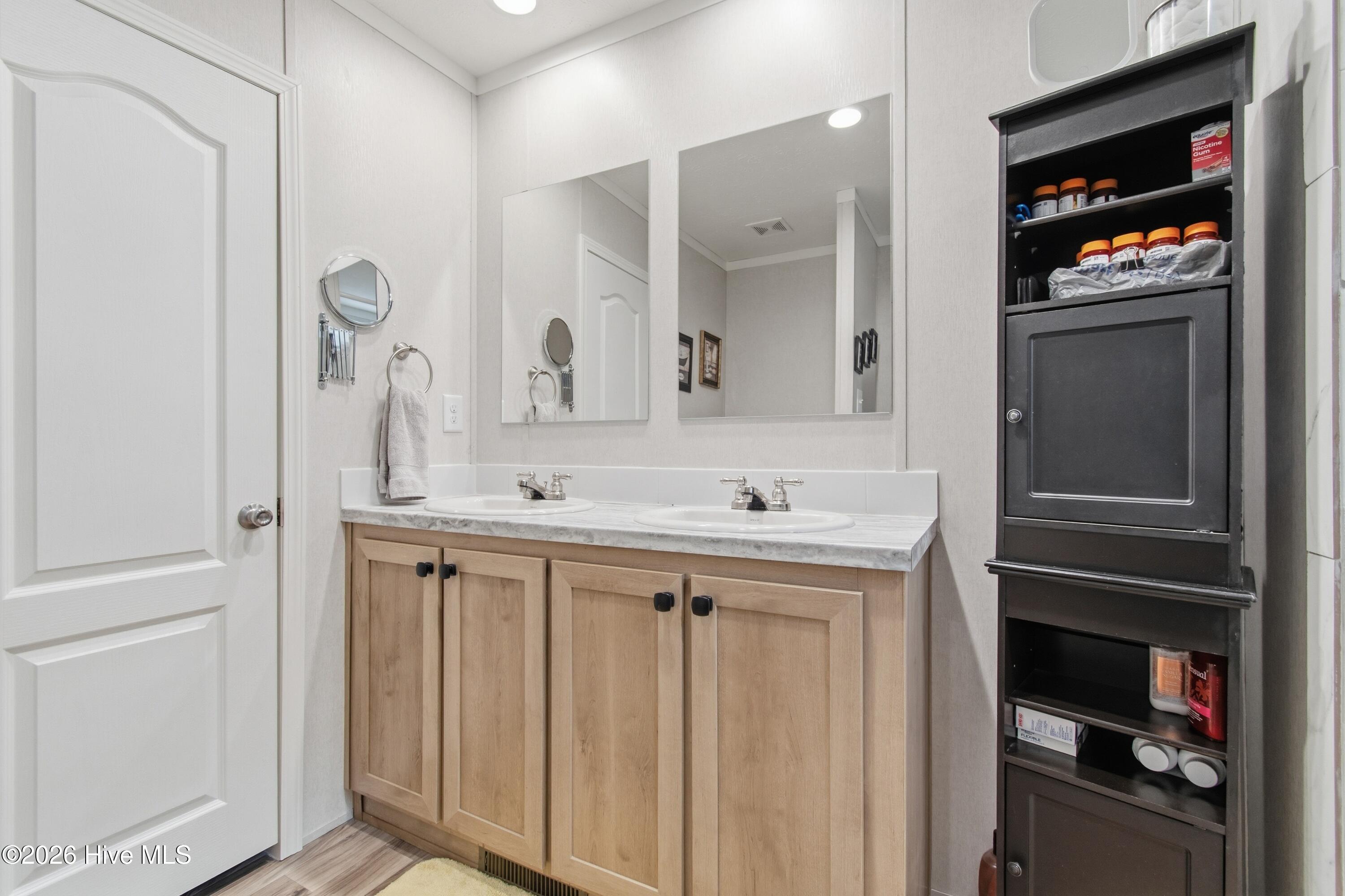 100555067 | Photo 13