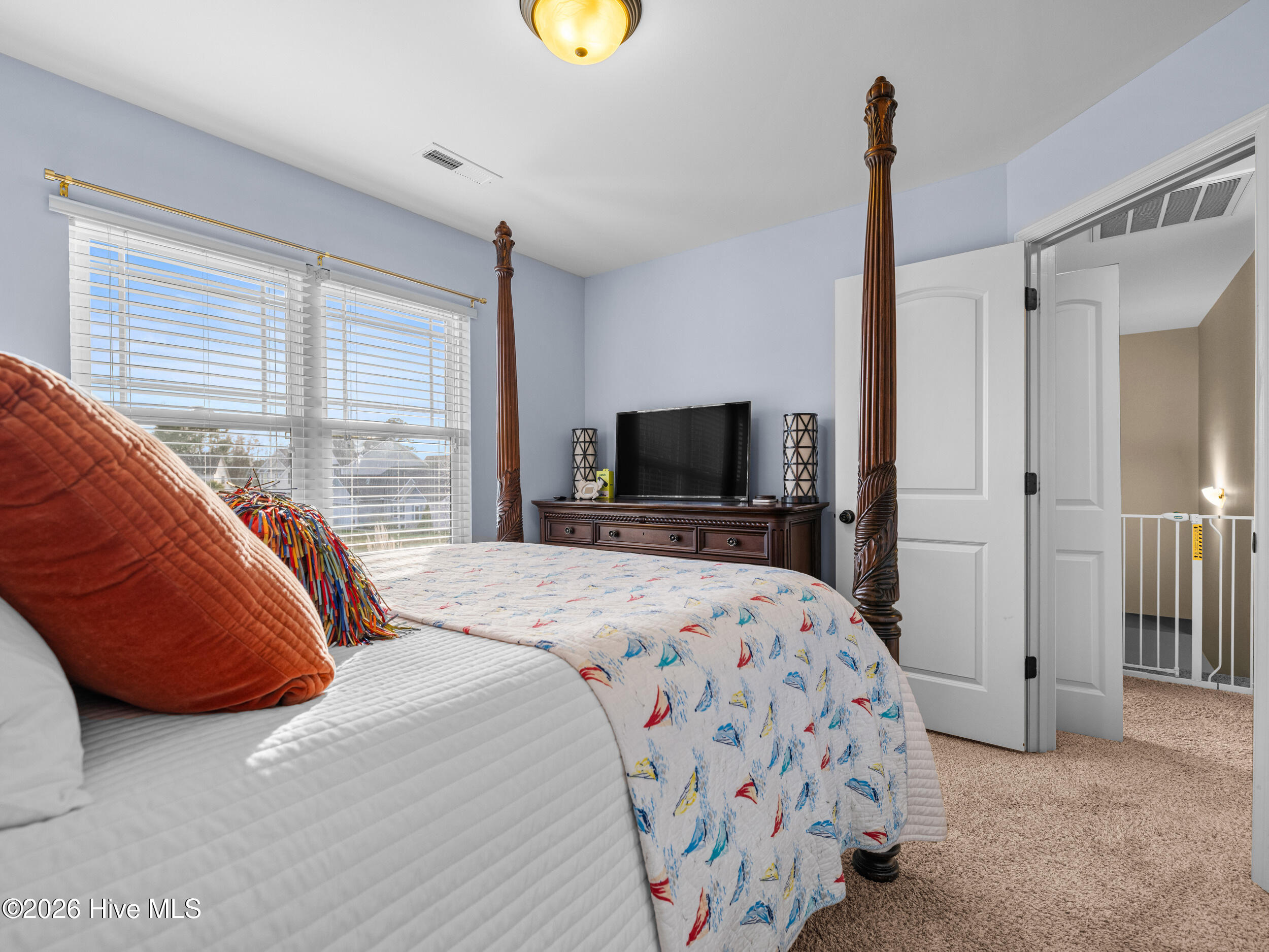 100559159 | Photo 47