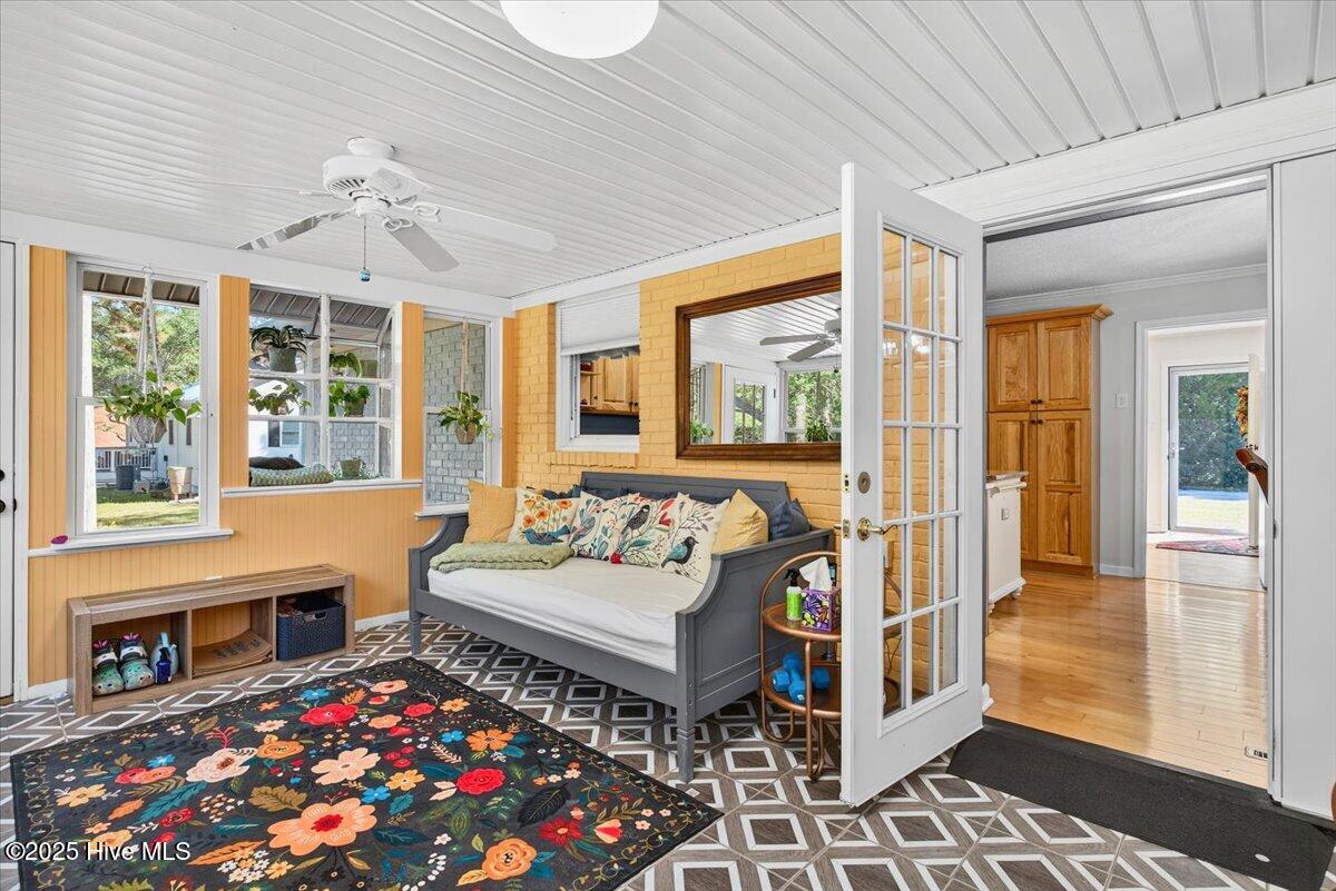 100532606 | Photo 13