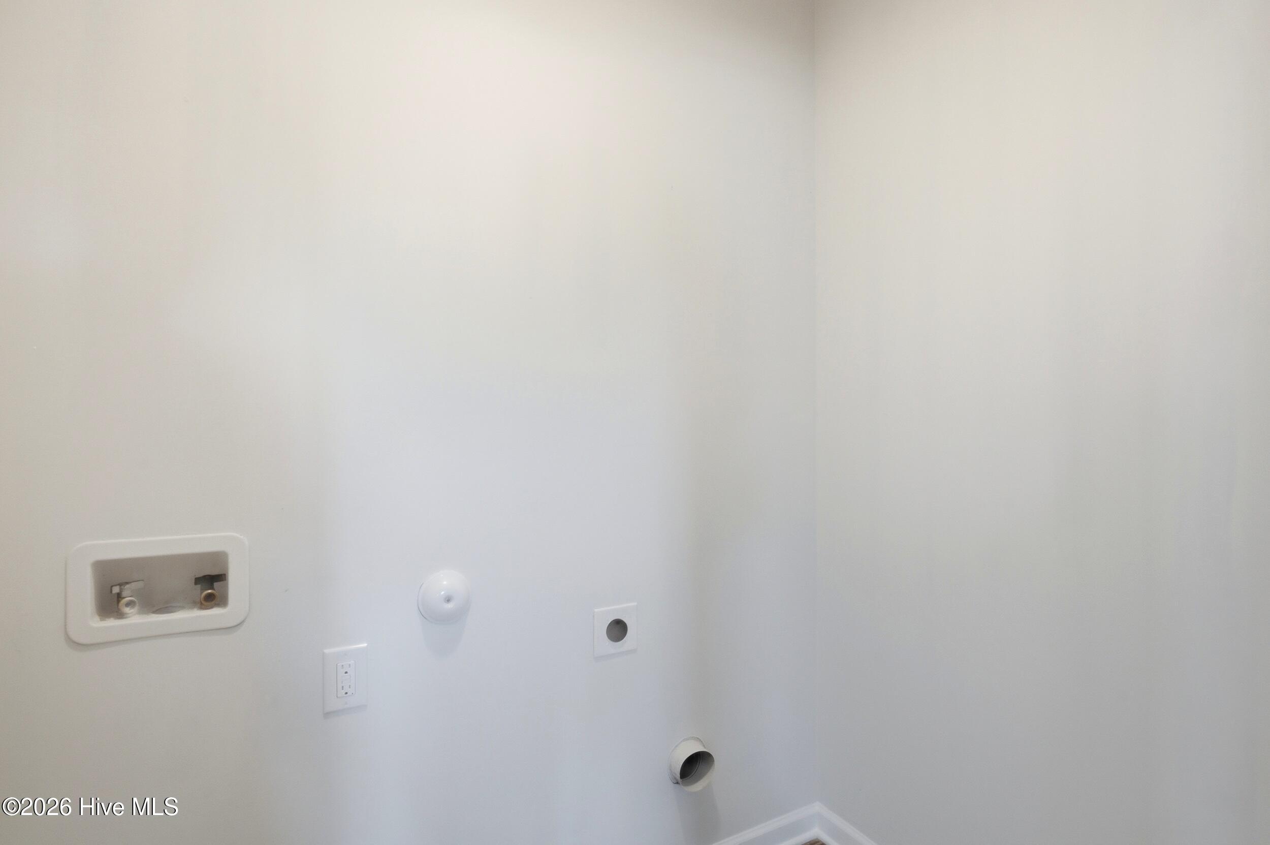 100567216 | Photo 32