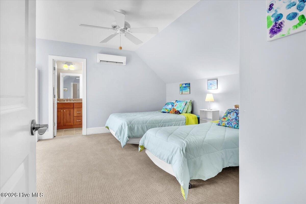 100556407 | Photo 49