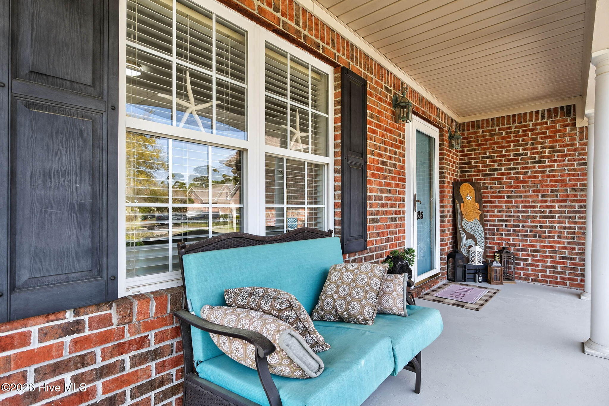 100562589 | Photo 18