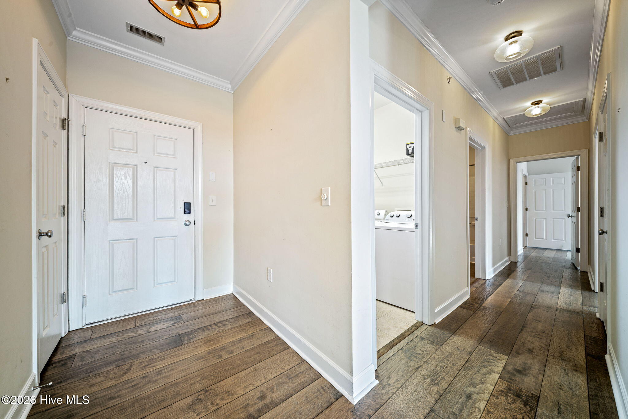 100557806 | Photo 22