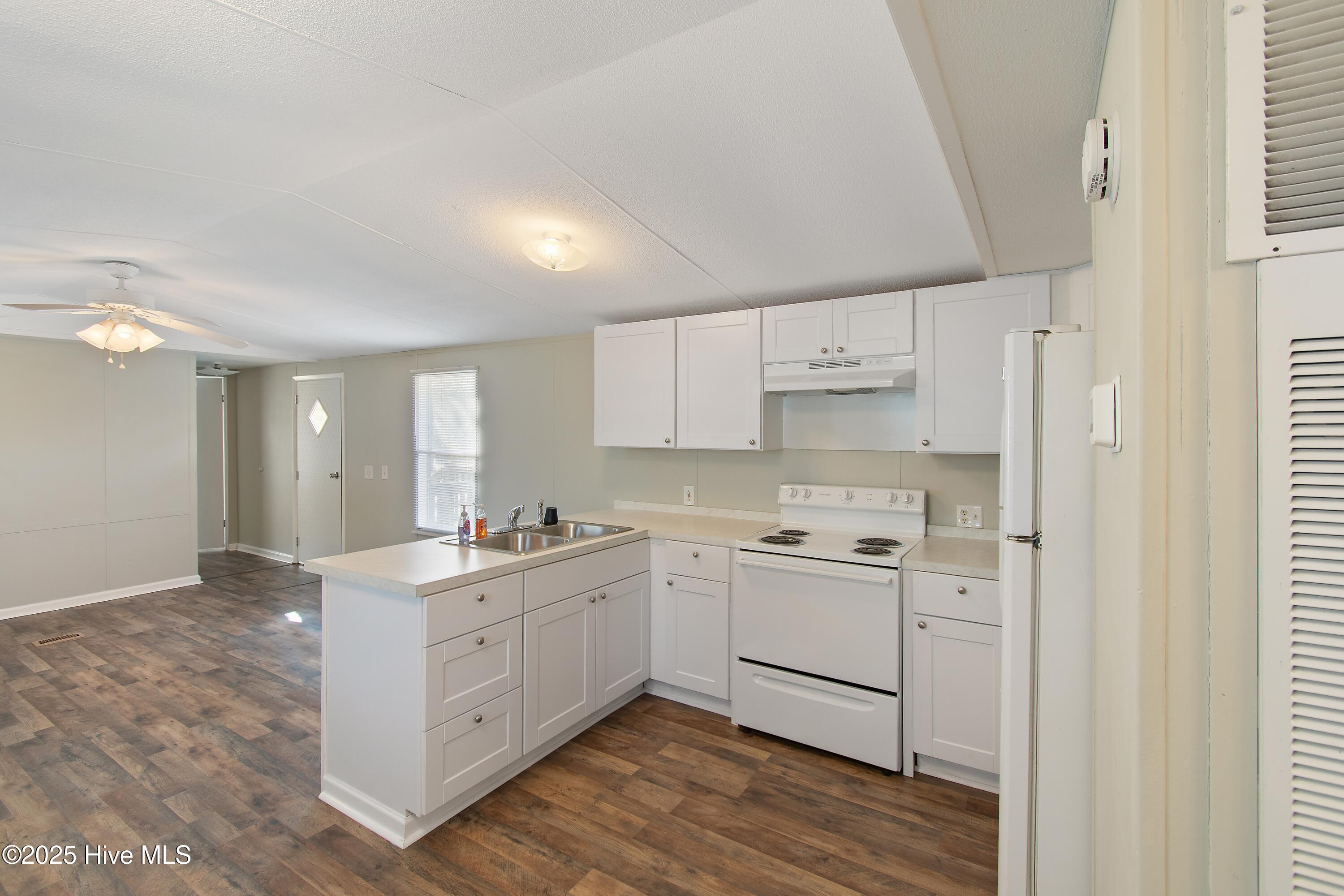 100499623 | Photo 14