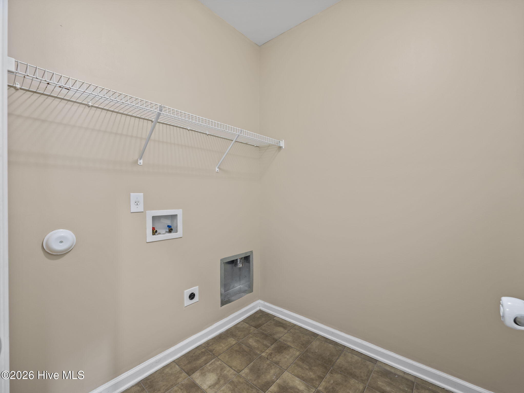 100568033 | Photo 19