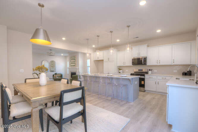 100540645 | Photo 11