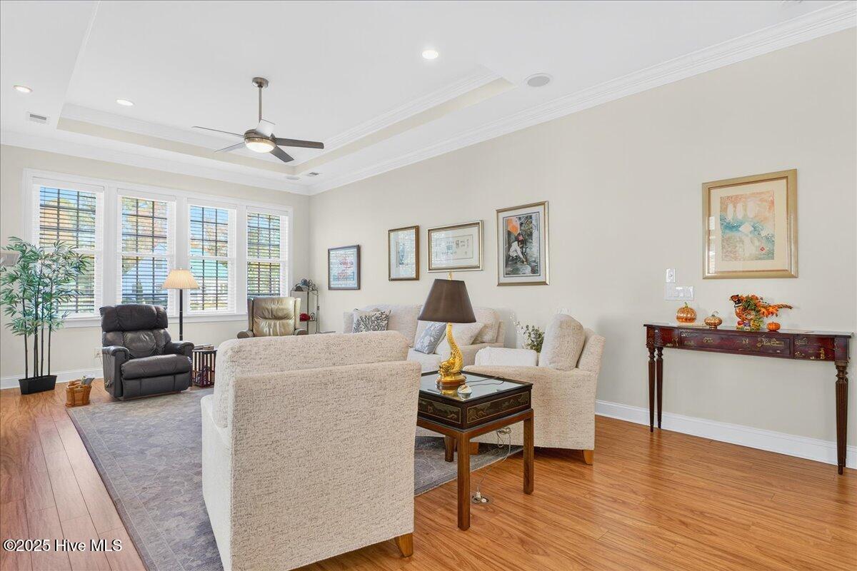 100540380 | Photo 18