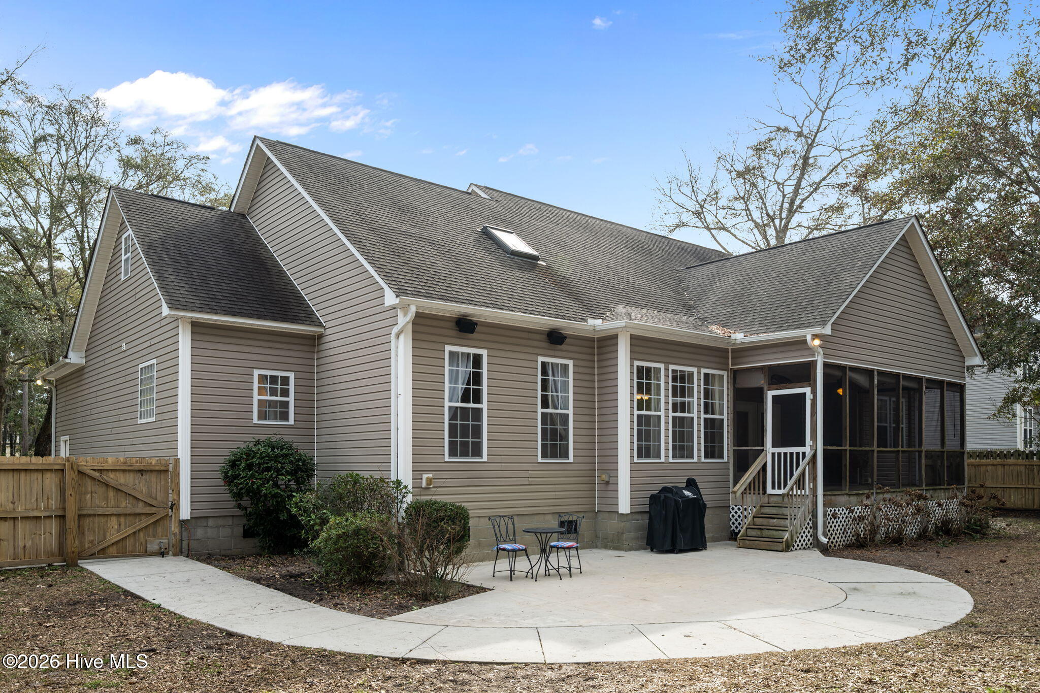 100552888 | Photo 36