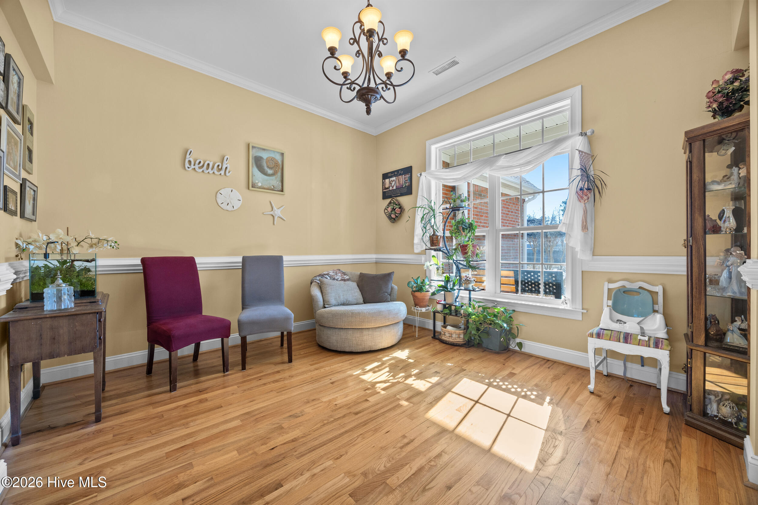 100550325 | Photo 13