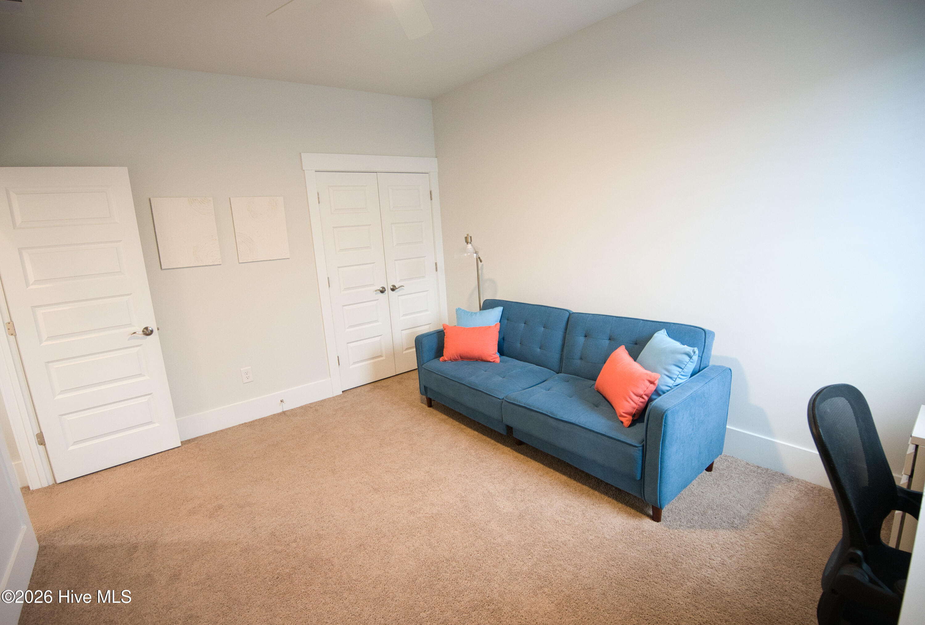 100551337 | Photo 53