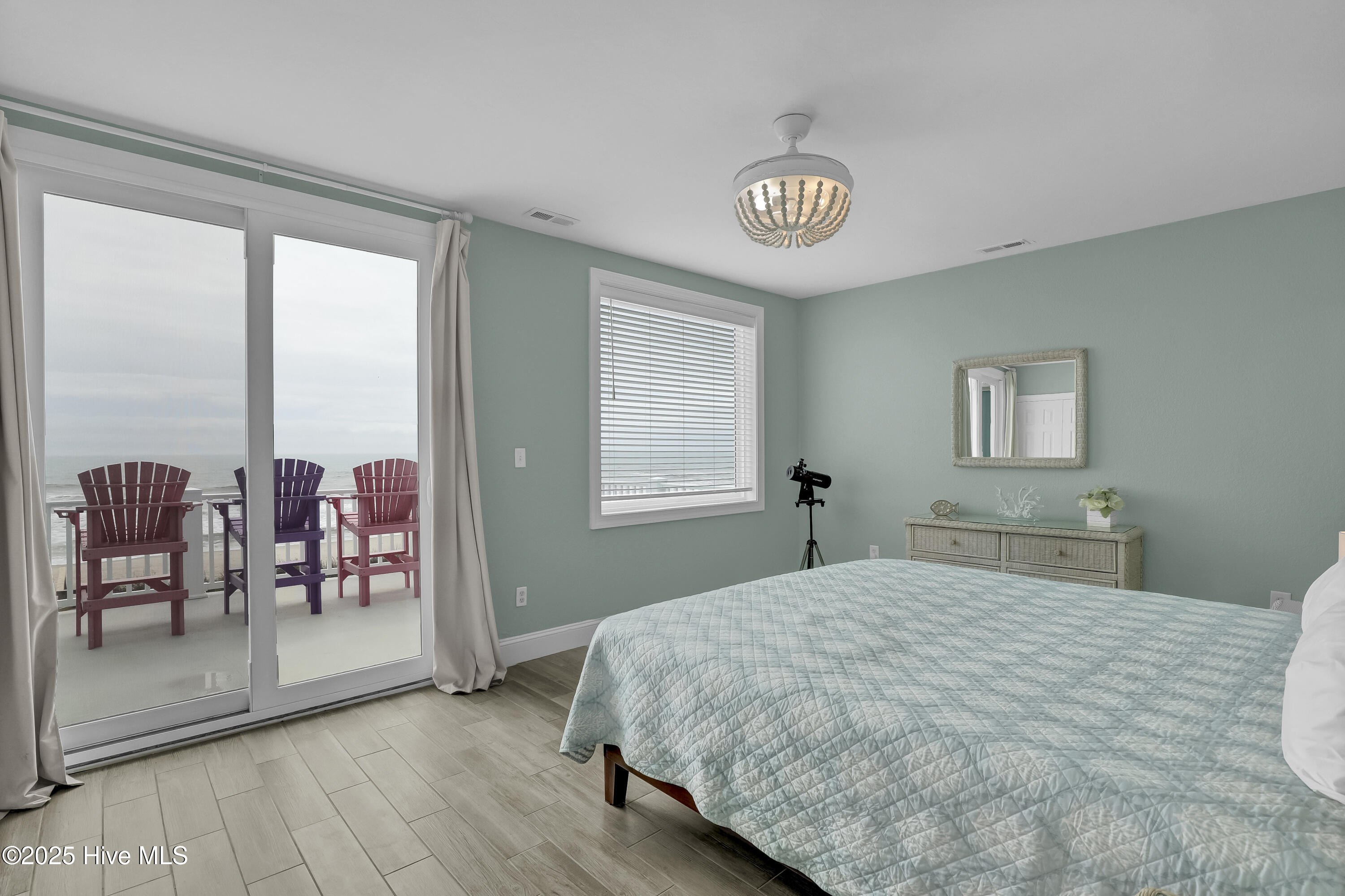 100520988 | Photo 16