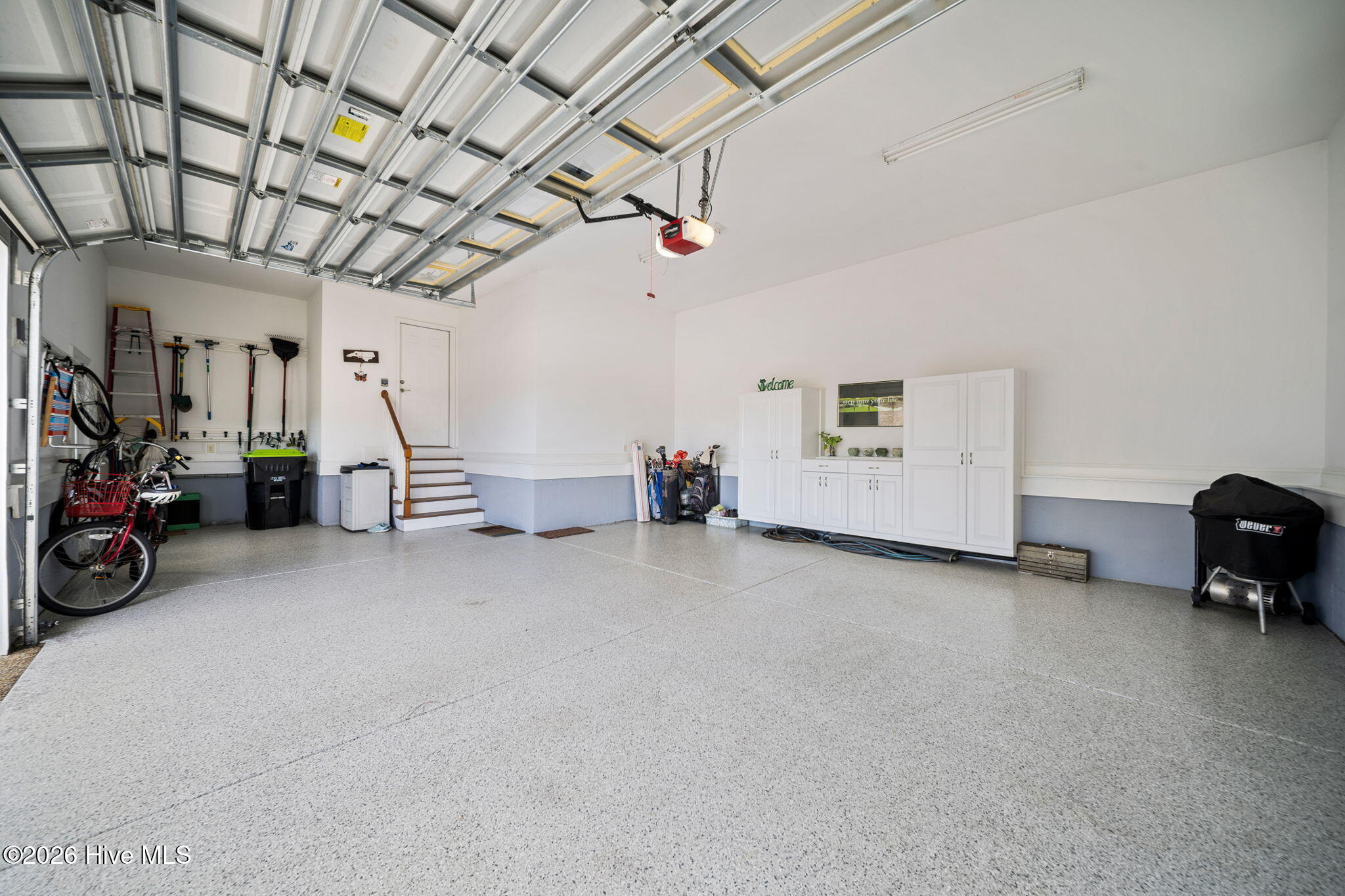 100560787 | Photo 45