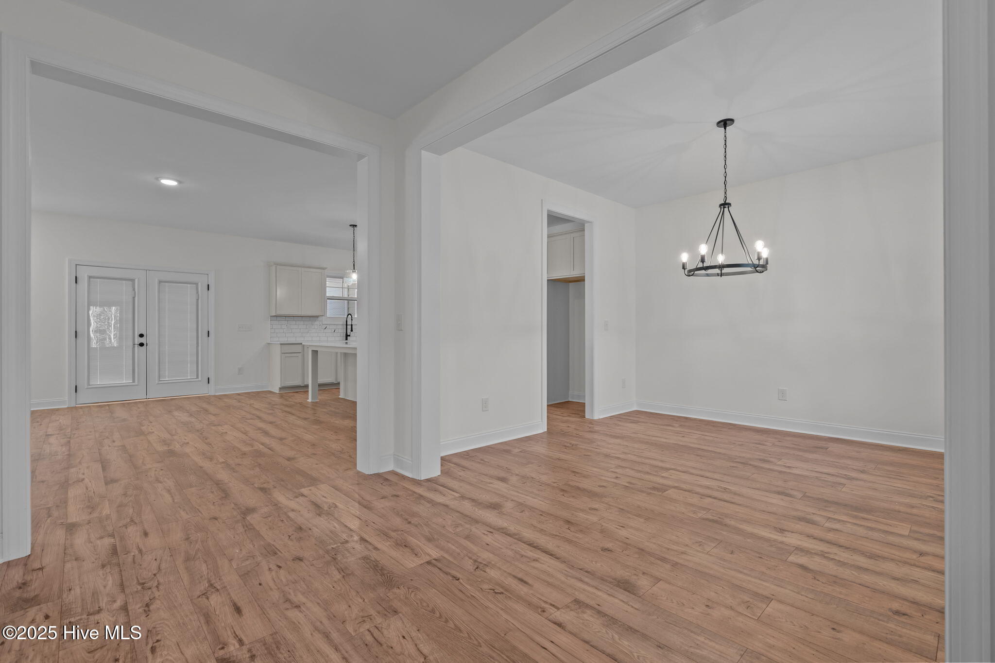 150 Hickory Pointer Way