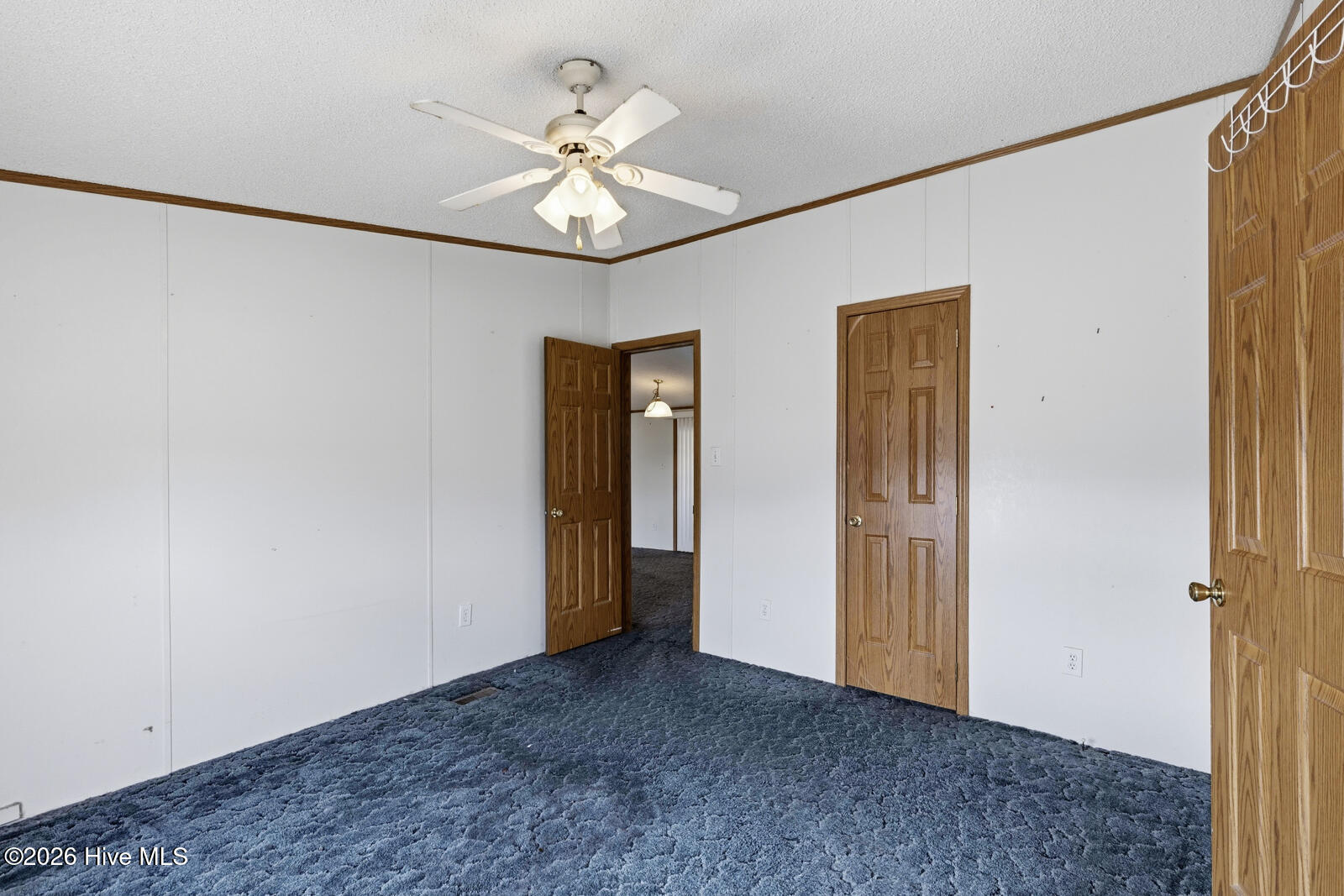 100561628 | Photo 14