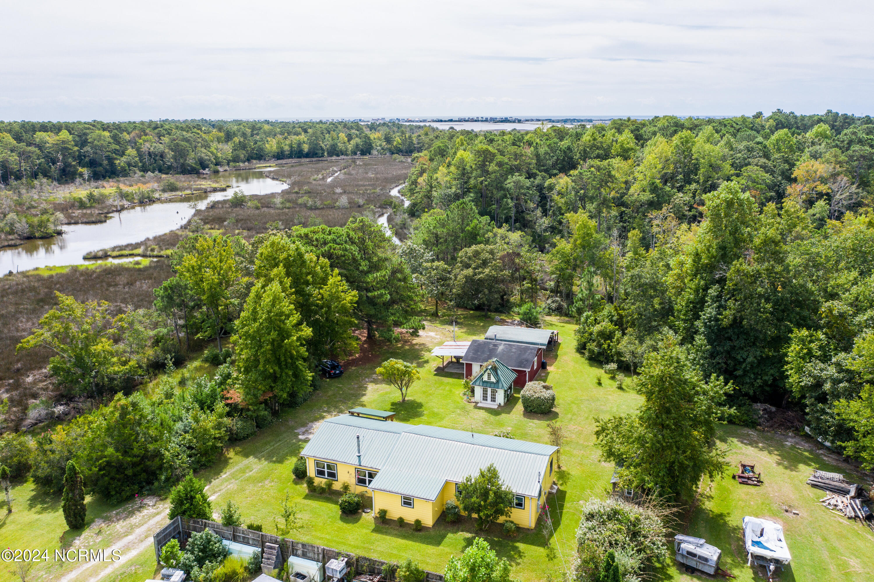 100546361 | Photo 40