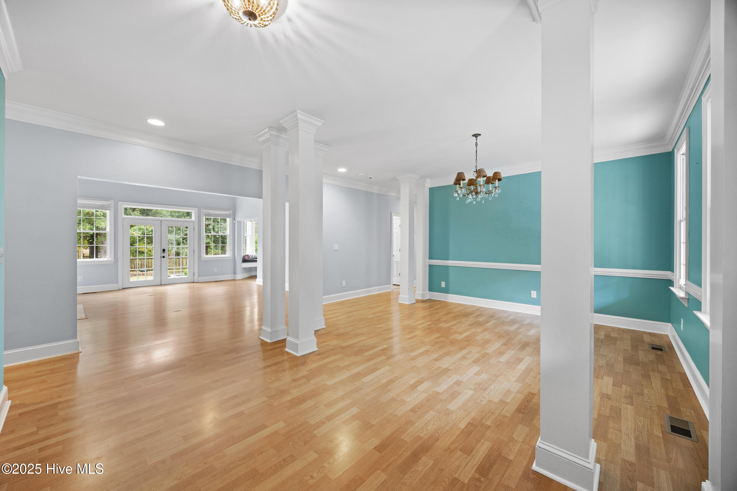 100538720 | Photo 11