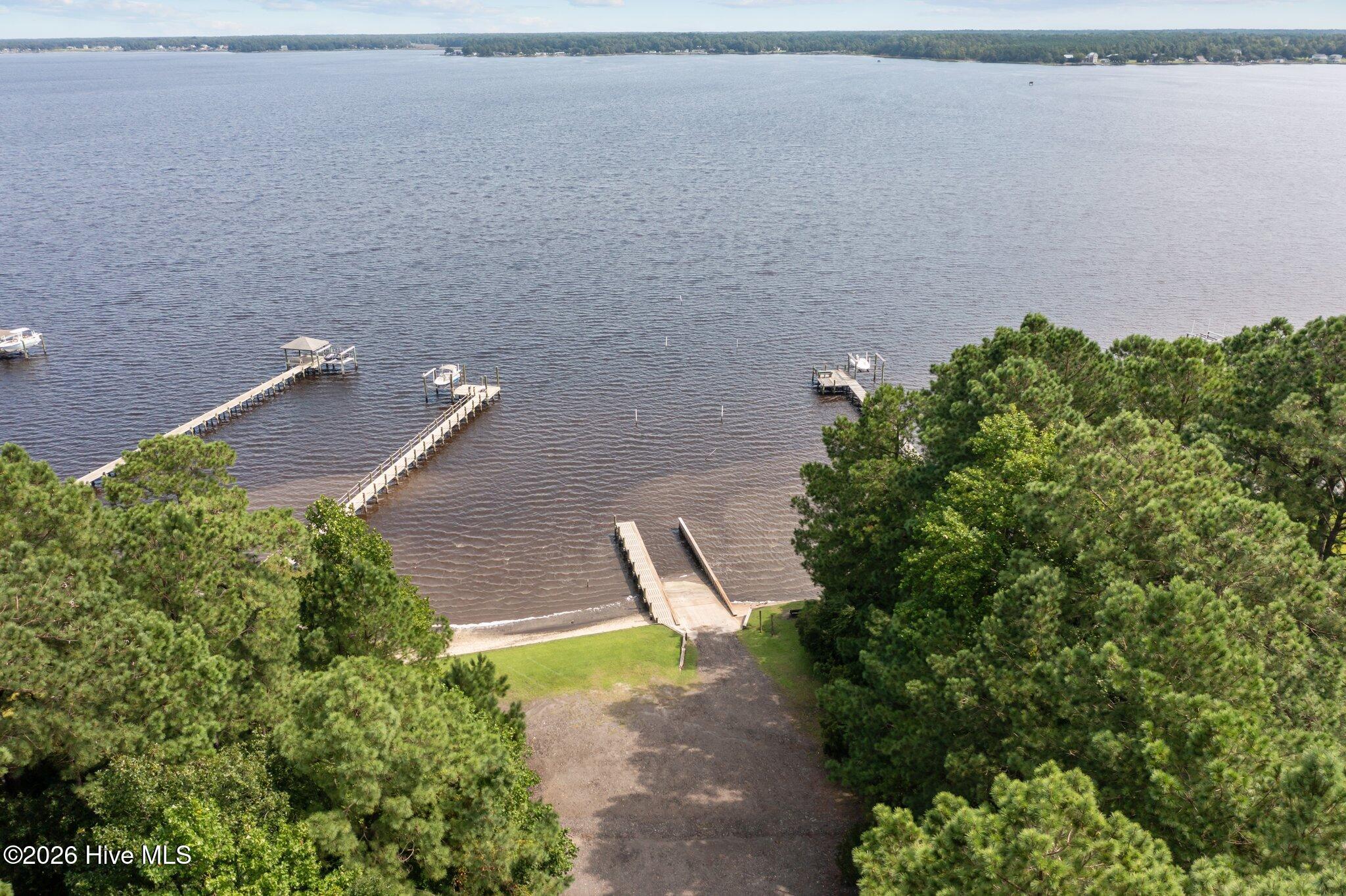 100563425 | Photo 11