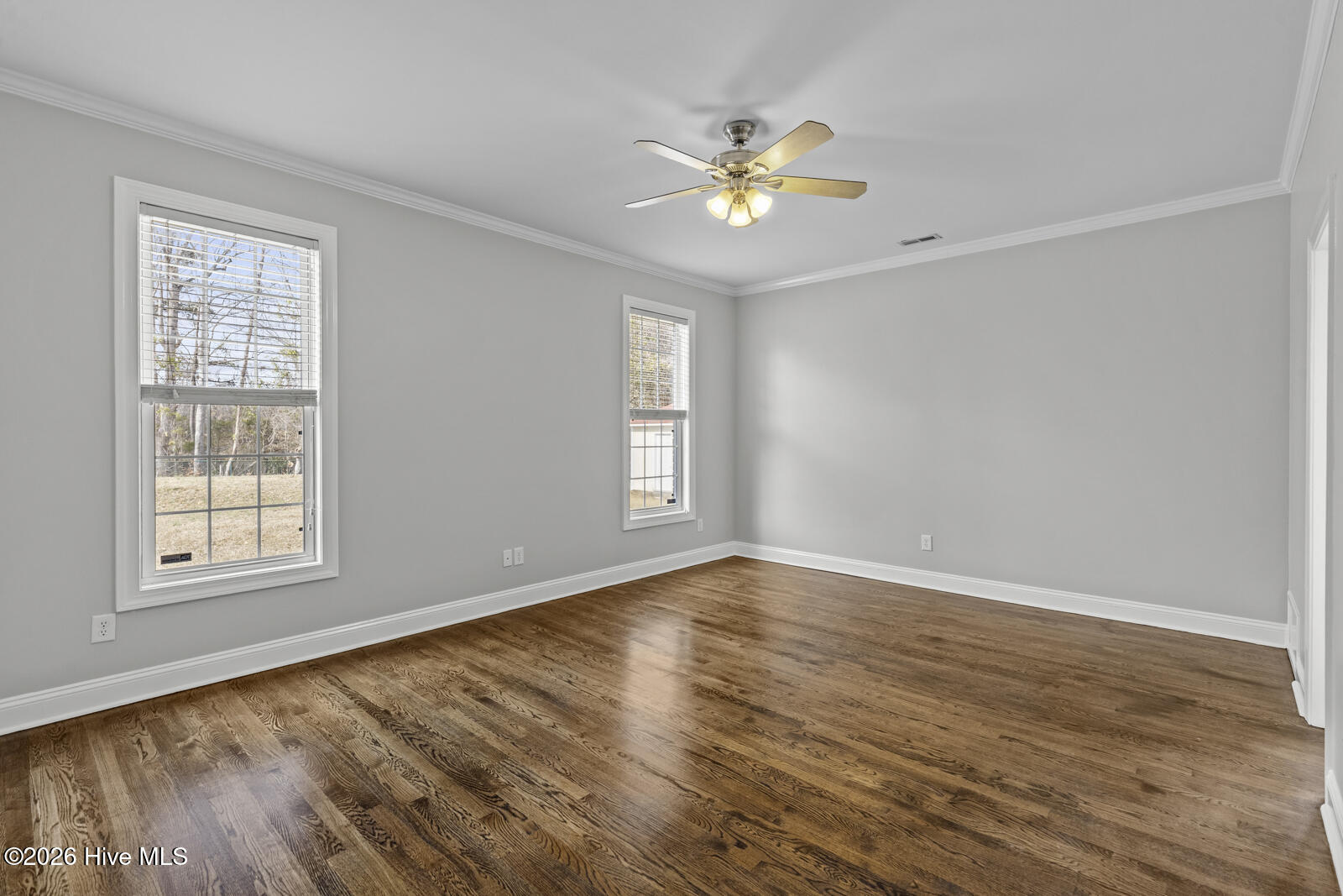 100545911 | Photo 21