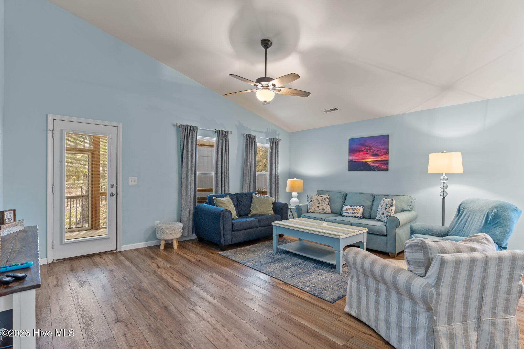 100564480 | Photo 11