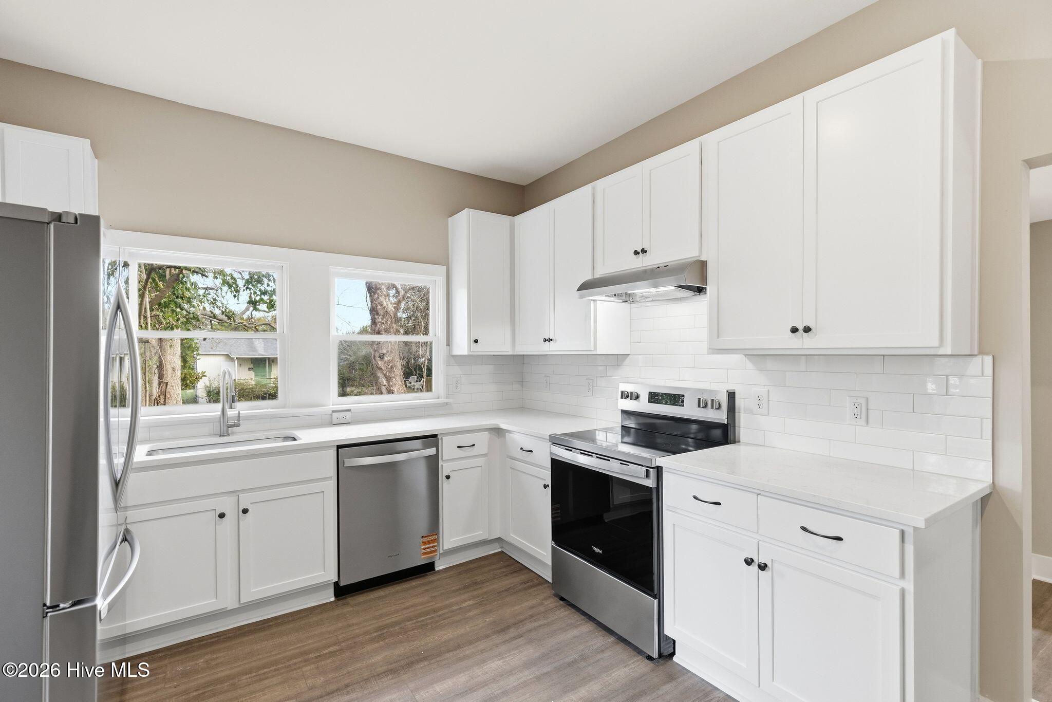 100562420 | Photo 29