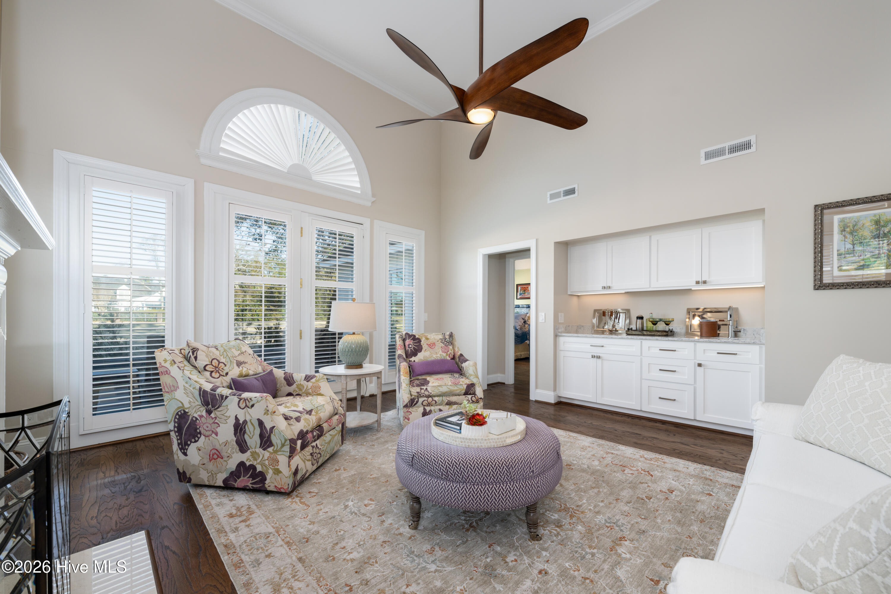 100553982 | Photo 24