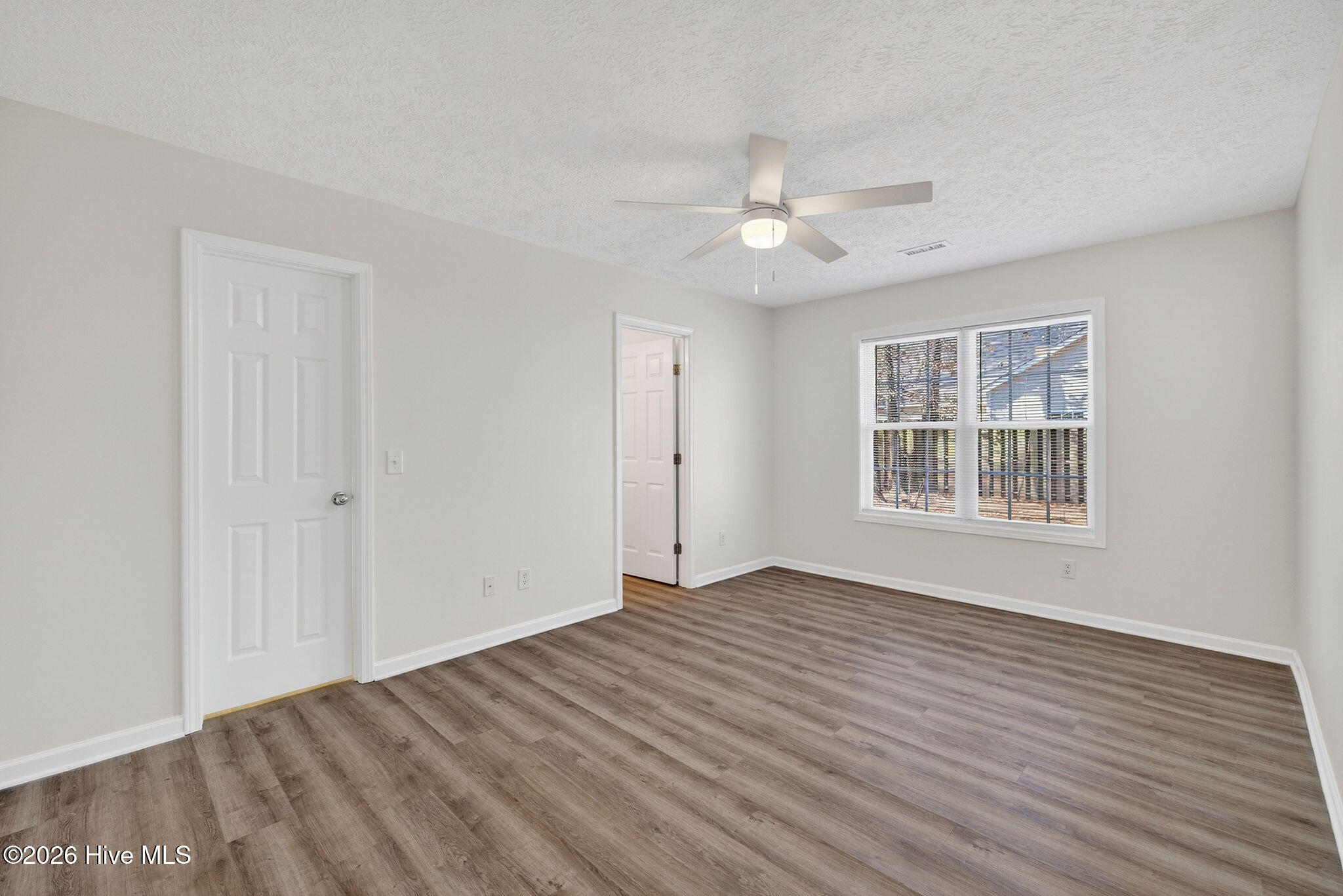 100553391 | Photo 21