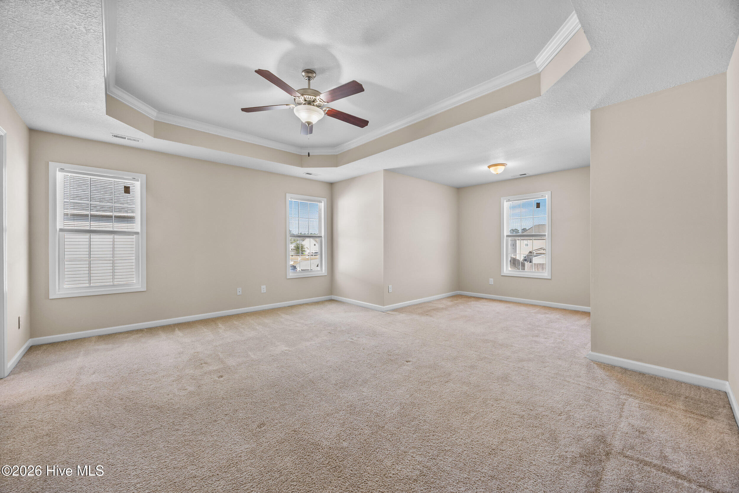 100548661 | Photo 34