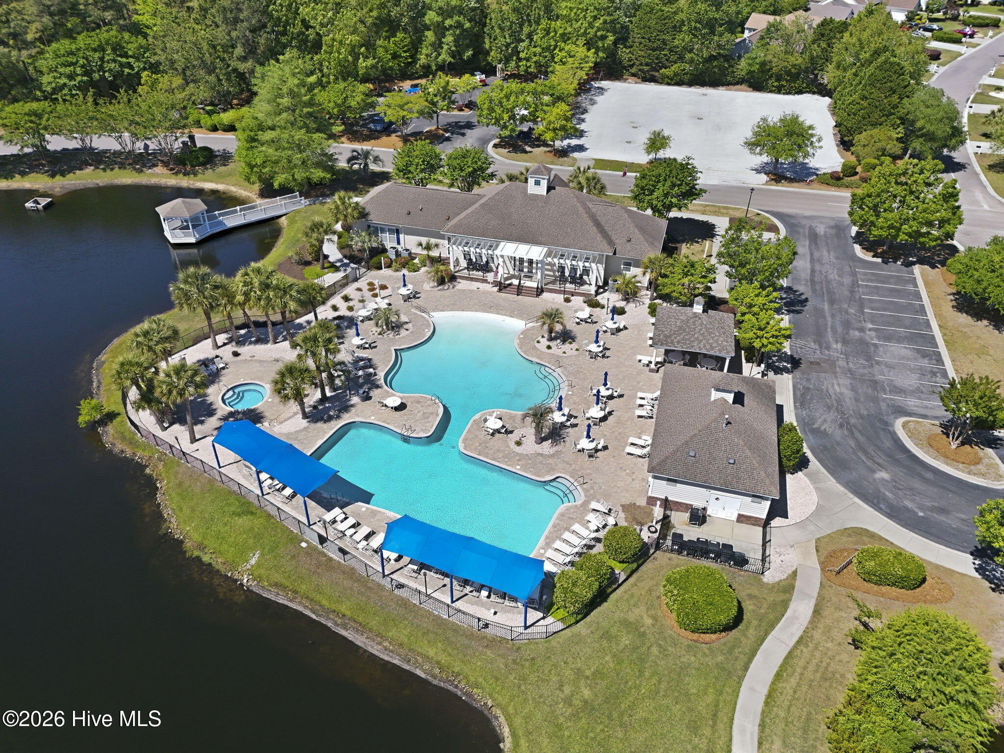 100569052 | Photo 38