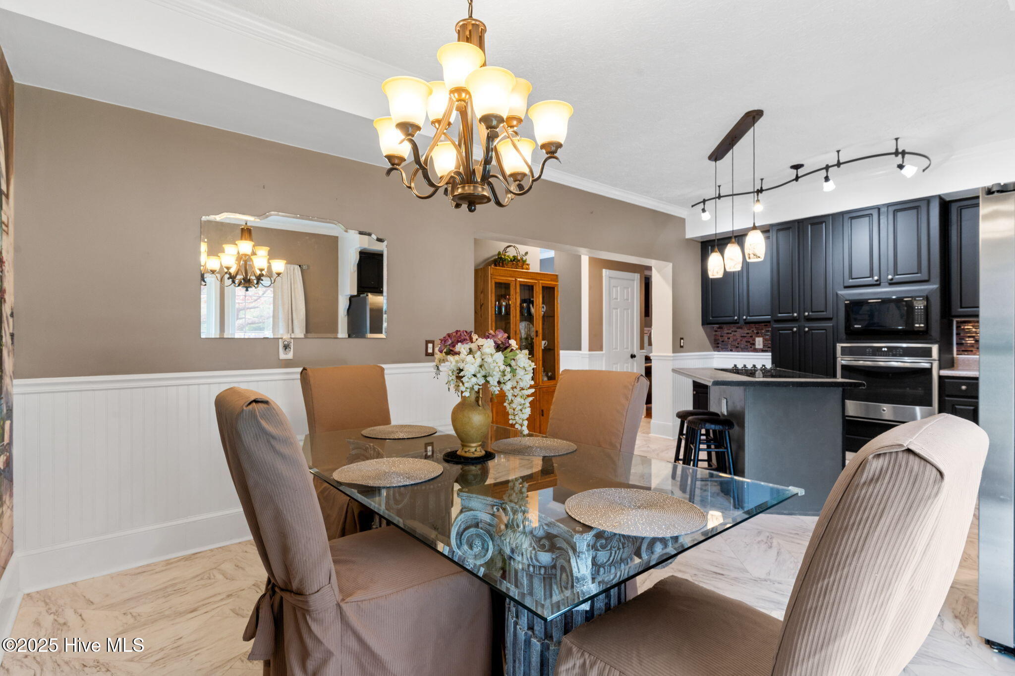 100531169 | Photo 21