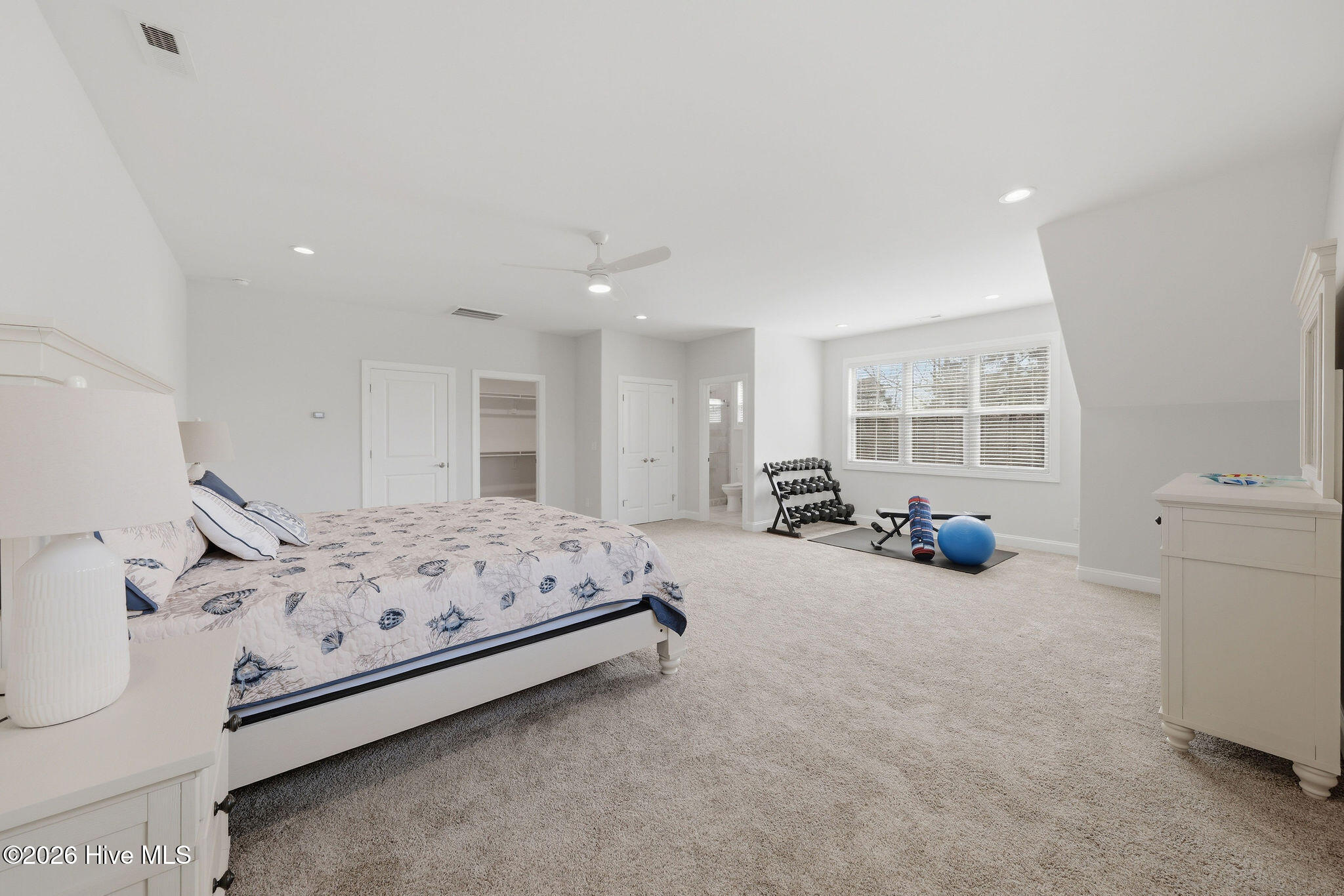 100564849 | Photo 49