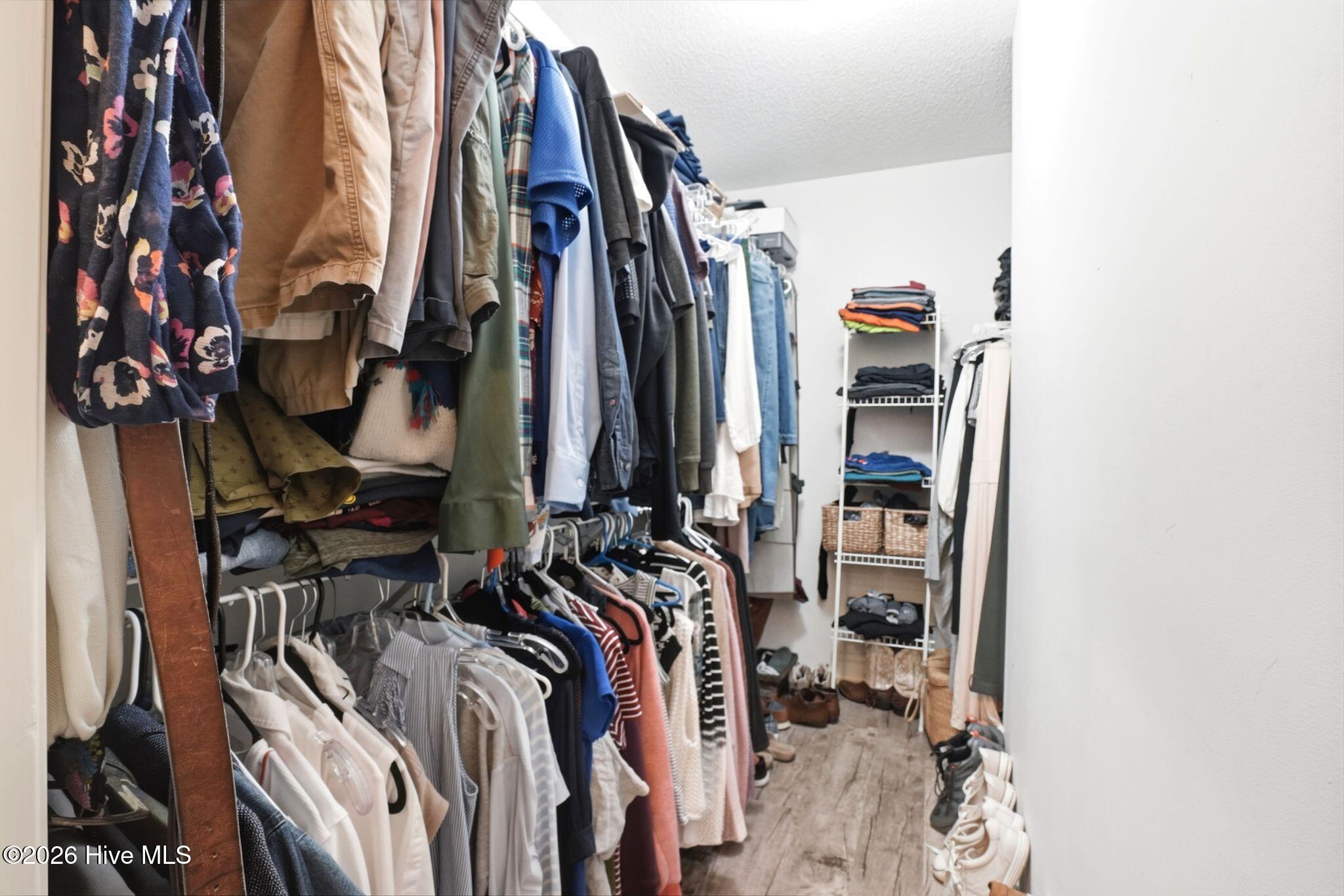 100566564 | Photo 27